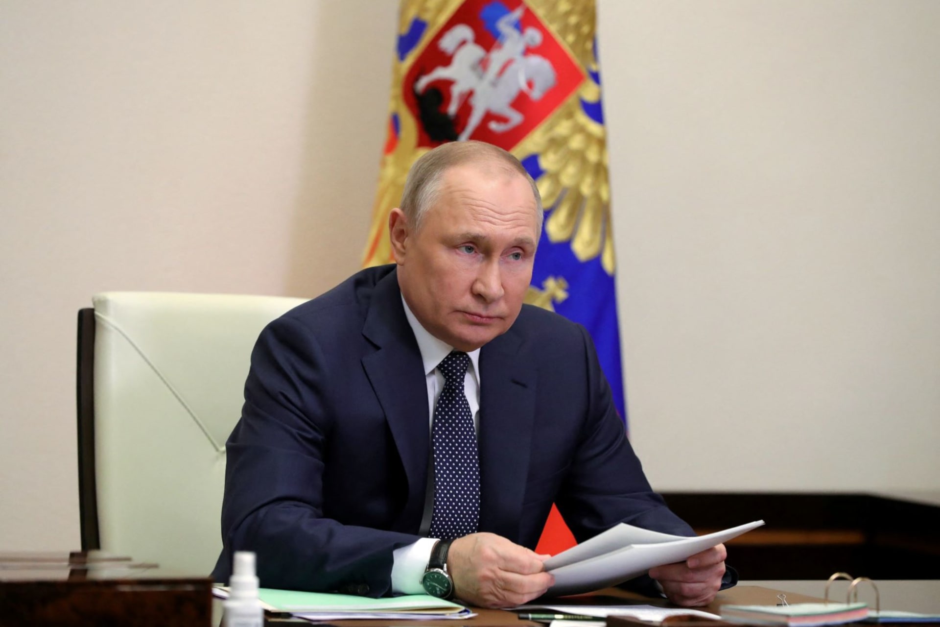 <p>Russian President Vladimir Putin chairs a meeting at the Novo-Ogaryovo state residence outside Moscow, Russia, on March 31, 2022.</p>
