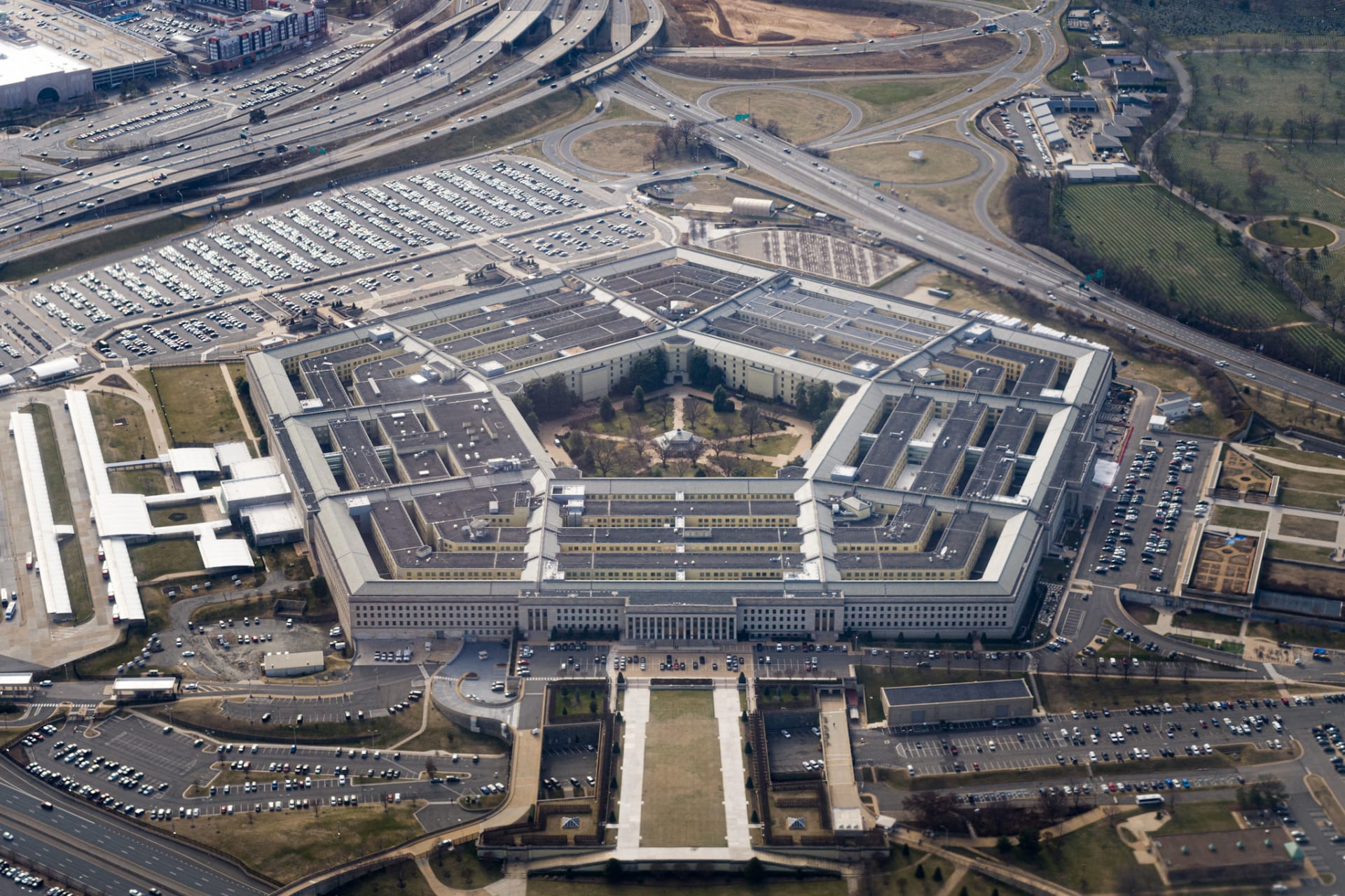 <p>DOCUMENT DATE: March 03, 2022 The Pentagon is seen from the air in Washington, U.S., March 3, 2022, more than a week after Russia invaded Ukraine.</p>
