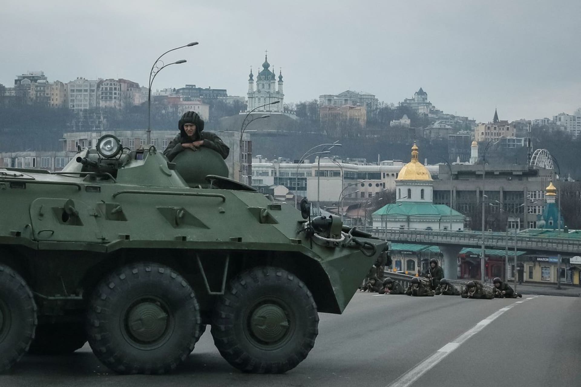 <p>Ukrainian National Guard patrols the streets of Kyiv, Ukraine.</p>
