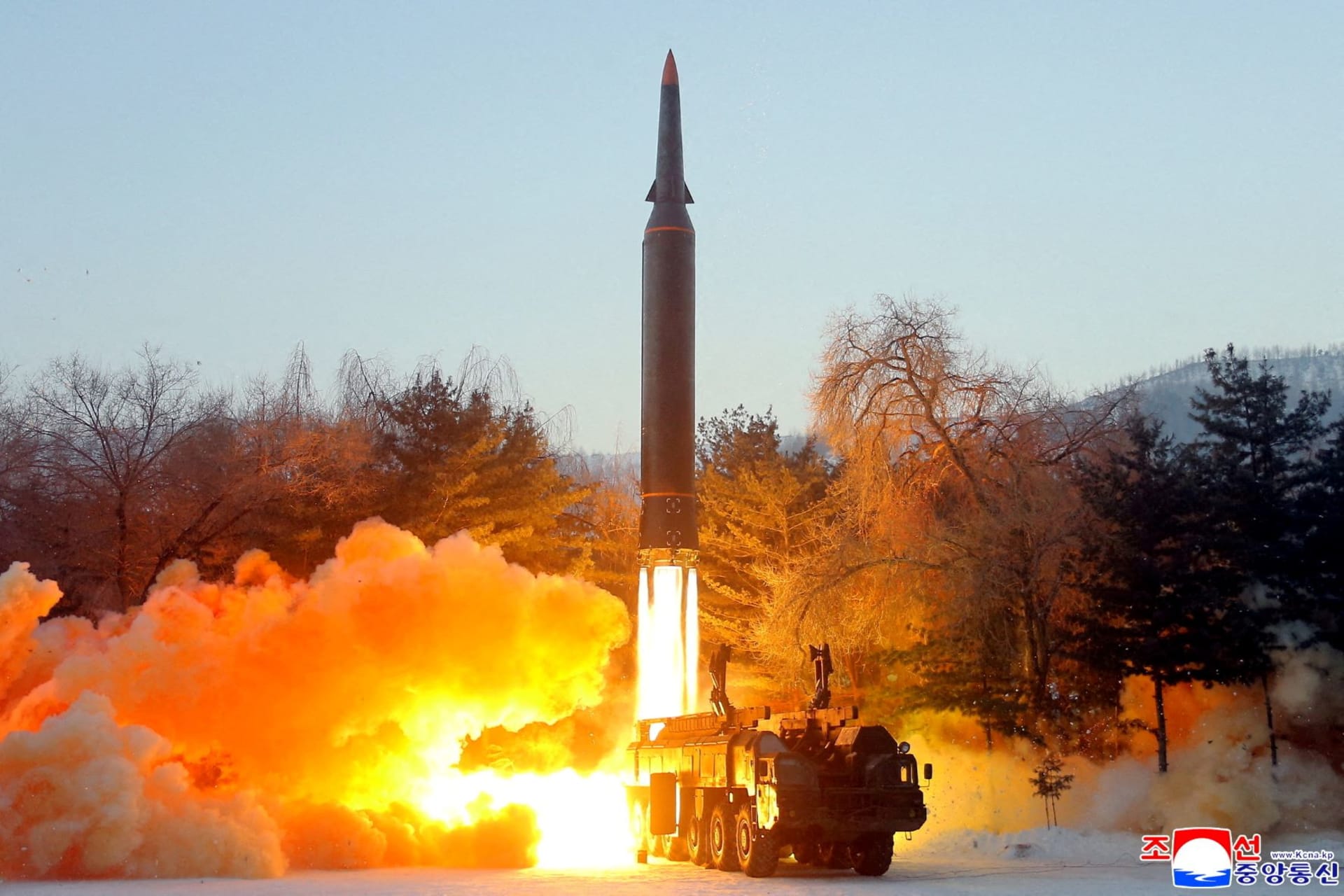 <p>A view of what state news agency KCNA reports is the test firing of a hypersonic missile at an undisclosed location in North Korea on January 5, 2022.</p>
