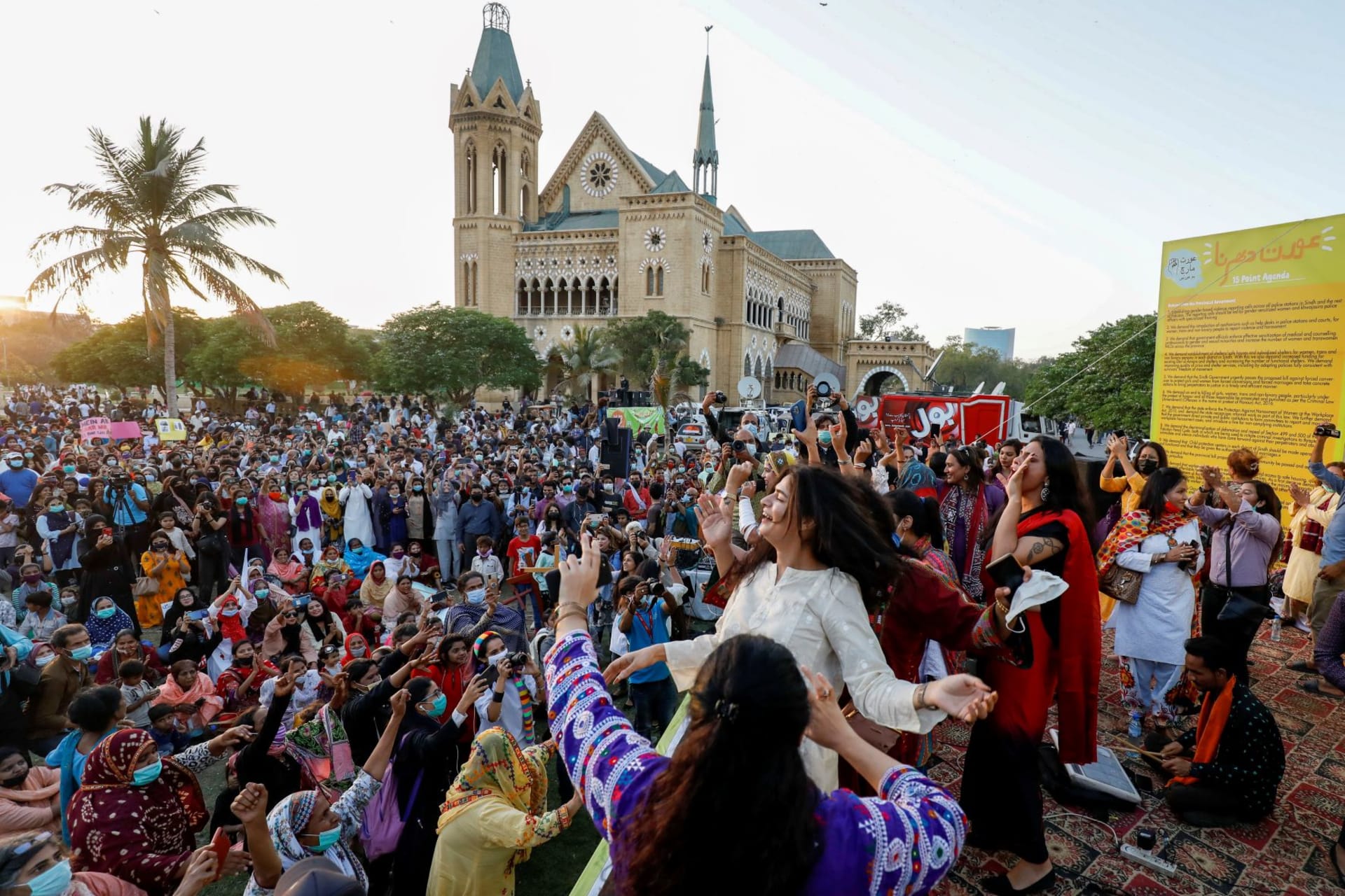 <p>People participate in Aurat March or Women’s March, to mark the International Women’s Day in Karachi, Pakistan March 8, 2021.</p>
