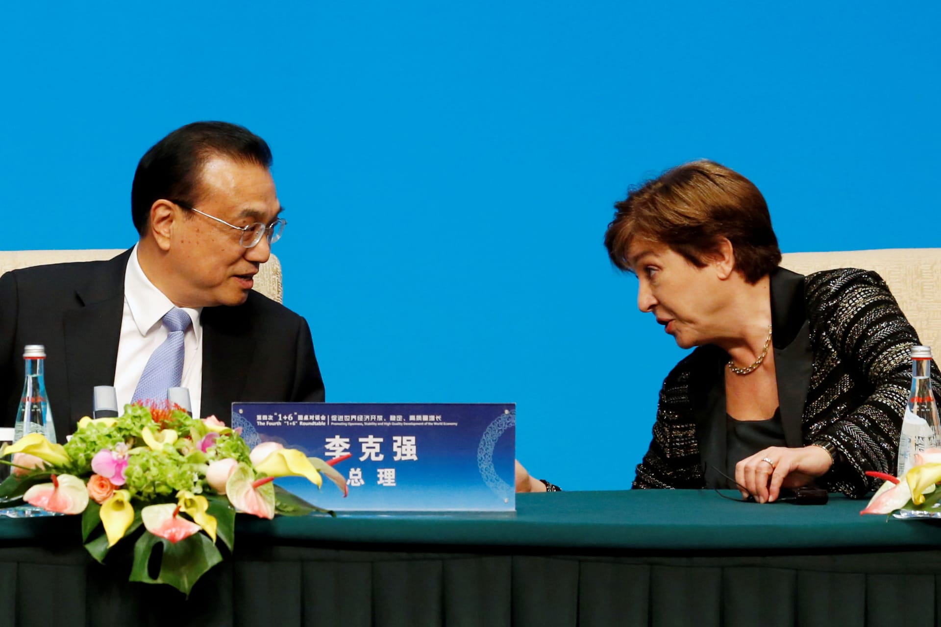 <p>IMF Managing Director Kristalina Georgieva talks to Chinese Premier Li Keqiang before a news conference following the “1+6” Roundtable meeting at the Diaoyutai state guesthouse in Beijing, China November 21, 2019.</p>
