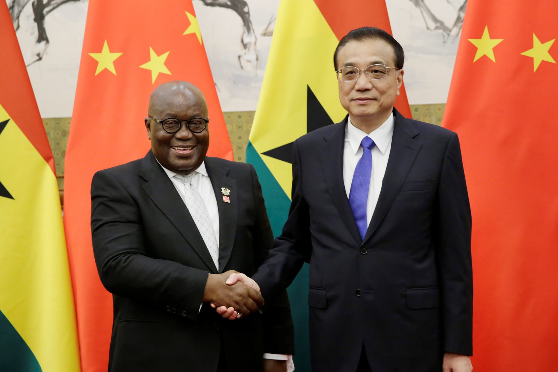 <p>China’s Premier Li Keqiang (R) meets Ghana’s President Nana Akufo-Addo at the Diaoyutai State Guesthouse in Beijing, China, on September 1, 2018.</p>
