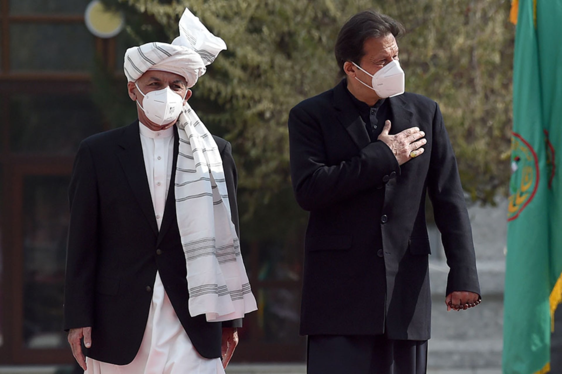 <p>Afghan President Ashraf Ghani and Pakistani Prime Minister Imran Khan meet in Kabul in 2020.</p>
