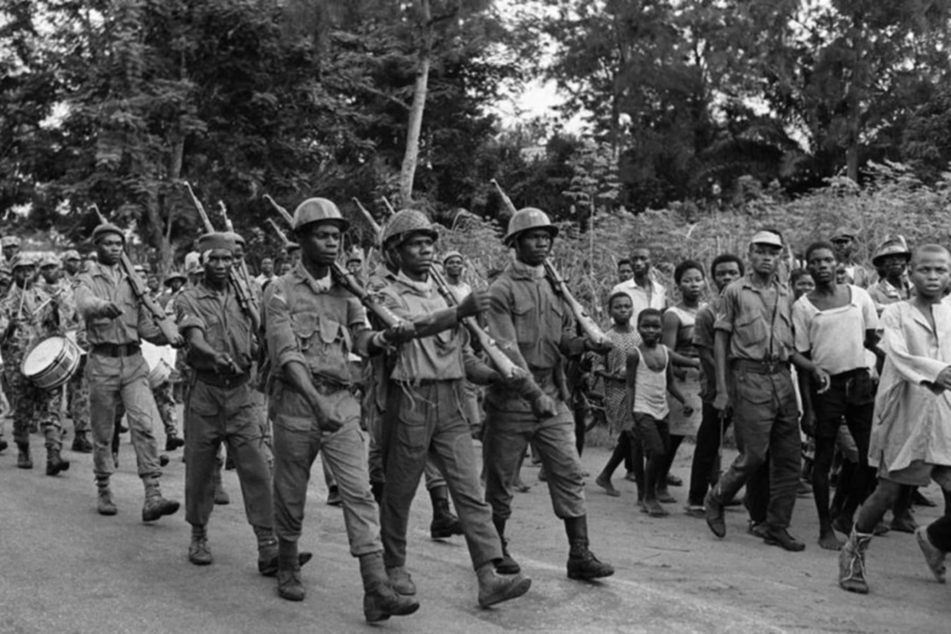 <p>Soldiers fighting for the breakaway Republic of Biafra march during the Nigerian Civil War, fought from 1967 to 1970.</p>
