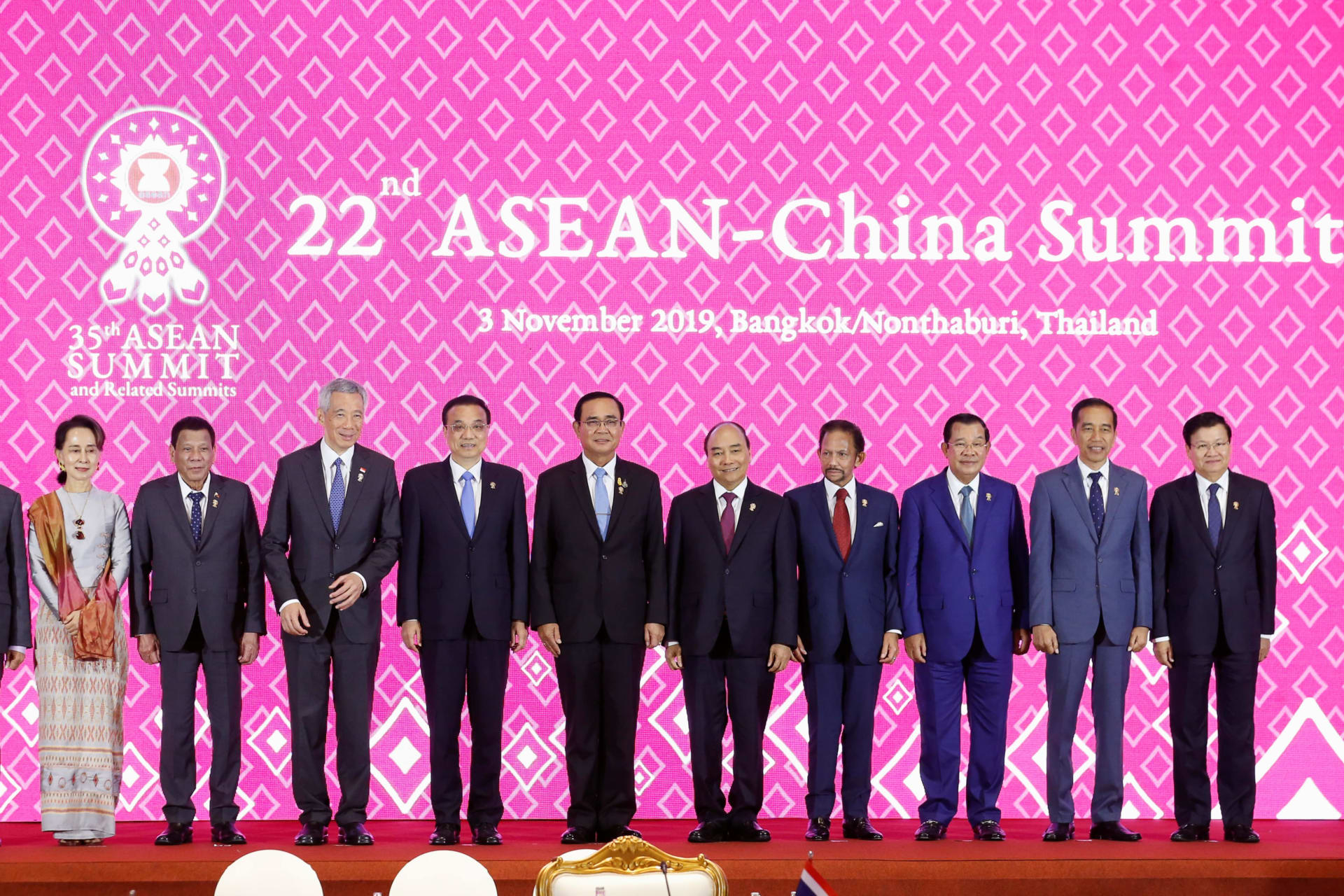 <p>Leaders pose for a family photo at the ASEAN-China Summit with Chinese Premier Li Keqiang on the sidelines of the 35th ASEAN Summit in Bangkok, Thailand, on November 3, 2019.</p>
