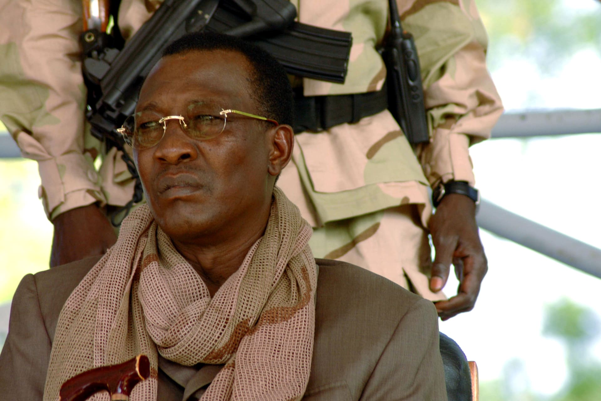 <p>Chad President Idriss Deby watches a rally in N’Djamena April 15, 2006. Deby’s supporters paraded victoriously through the streets of the capital N’Djamena on Saturday but many nervous residents feared rebels fighting to topple him may return.</p>
