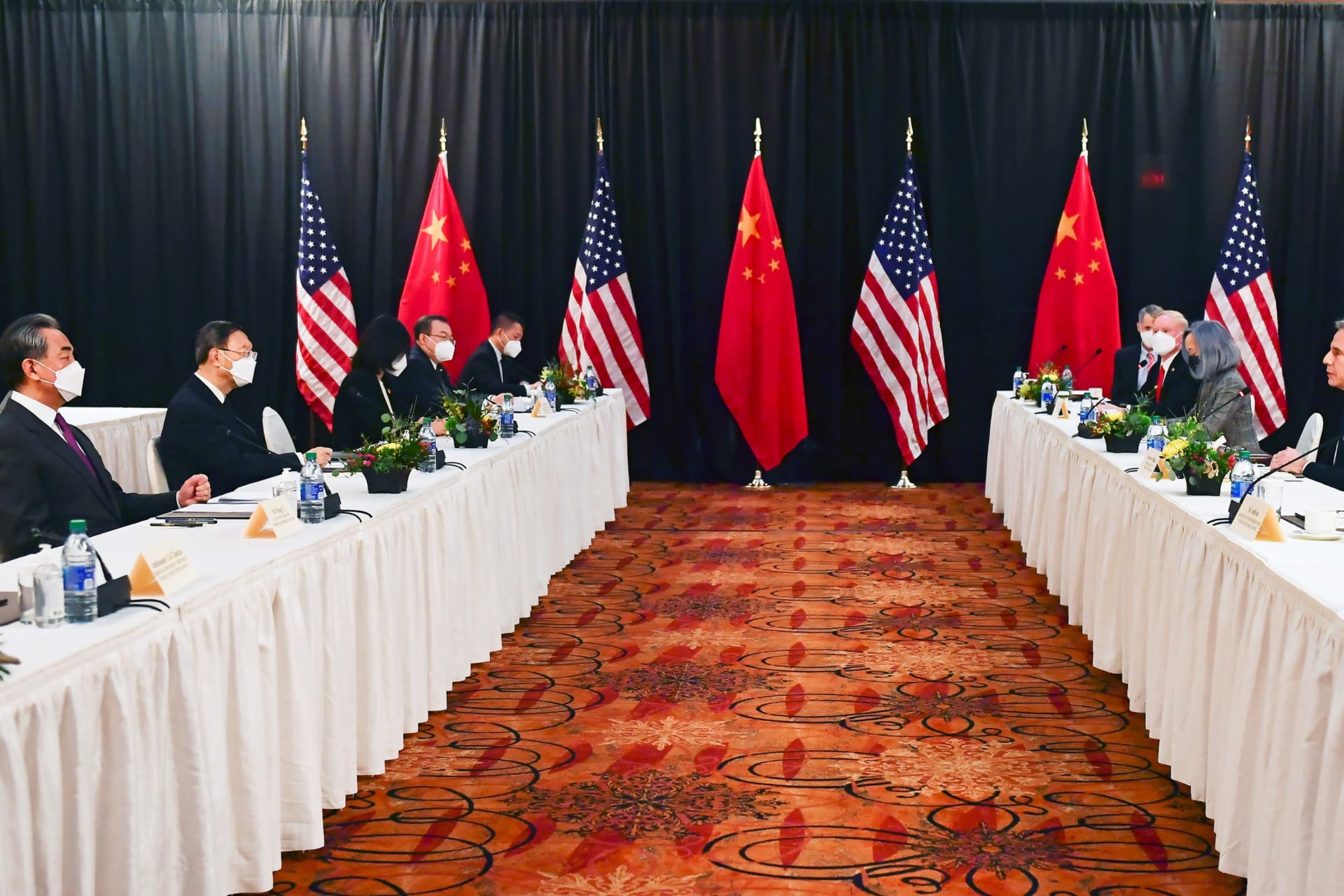 <p>U.S. Secretary of State Antony Blinken and U.S. National Security Advisor Jake Sullivan speak at the opening session of U.S.-China talks in Anchorage, Alaska, on March 18, 2021.</p>
