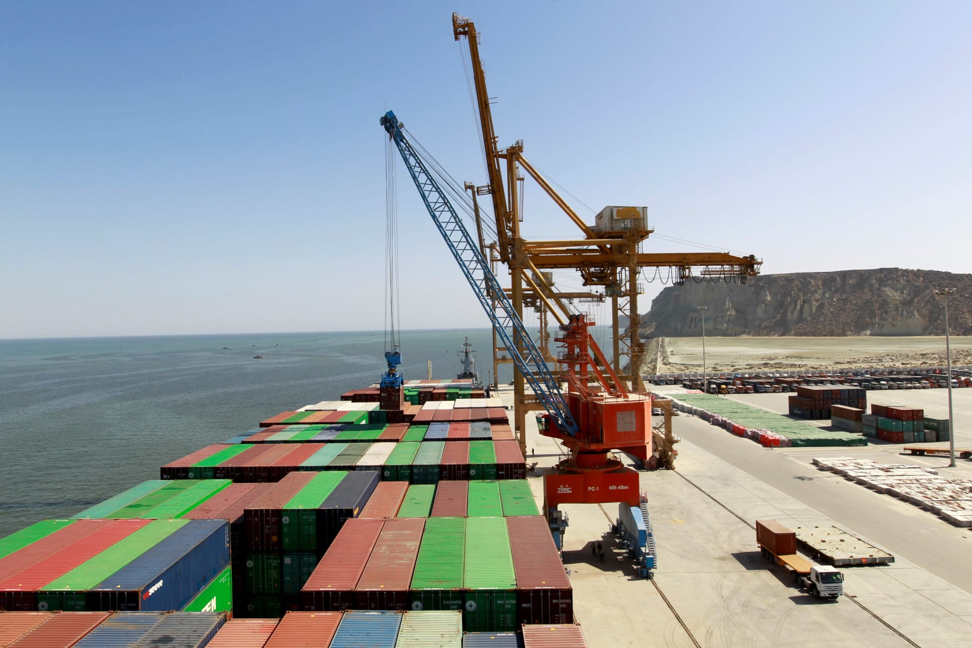 <p>A container is loaded on to the Cosco Wellington, the first container ship to depart after the inauguration of the China-Pakistan Economic Corridor port in Gwadar, Pakistan, on November 13, 2016.</p>
