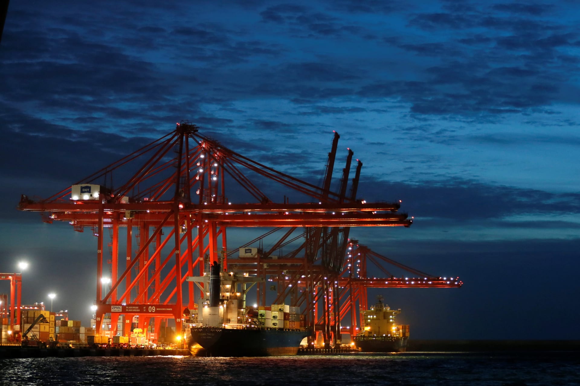 <p>A container ship is pictured docked at the Colombo South Harbor, funded by China, in Sri Lanka on June 25, 2016. </p>
