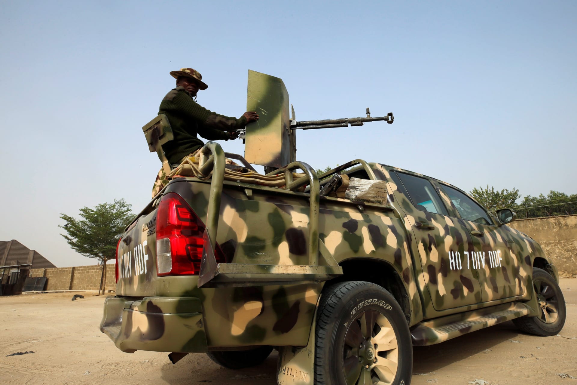 <p>Nigerian military prepare to cordon the area where a man was killed by suspected militants during an attack around Polo area of Maiduguri, Nigeria on February 16, 2019.</p>
