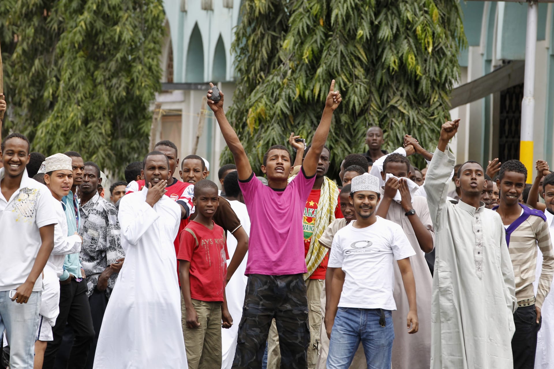<p>Muslim faithful chant slogans during a protest against the August 27 killing of Sheikh Aboud Rogo Mohammed, after Friday prayers at the Masjid Musa Mosque in the Kenyan coastal city of Mombasa, on August 31, 2012.</p>
