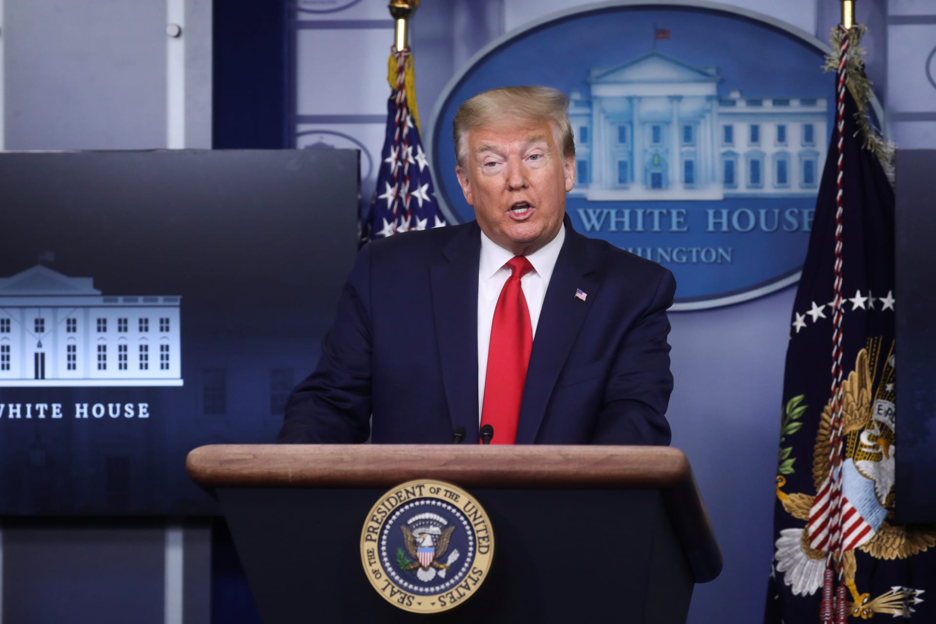 <p>U.S. President Donald Trump makes a statement to reporters.</p>
