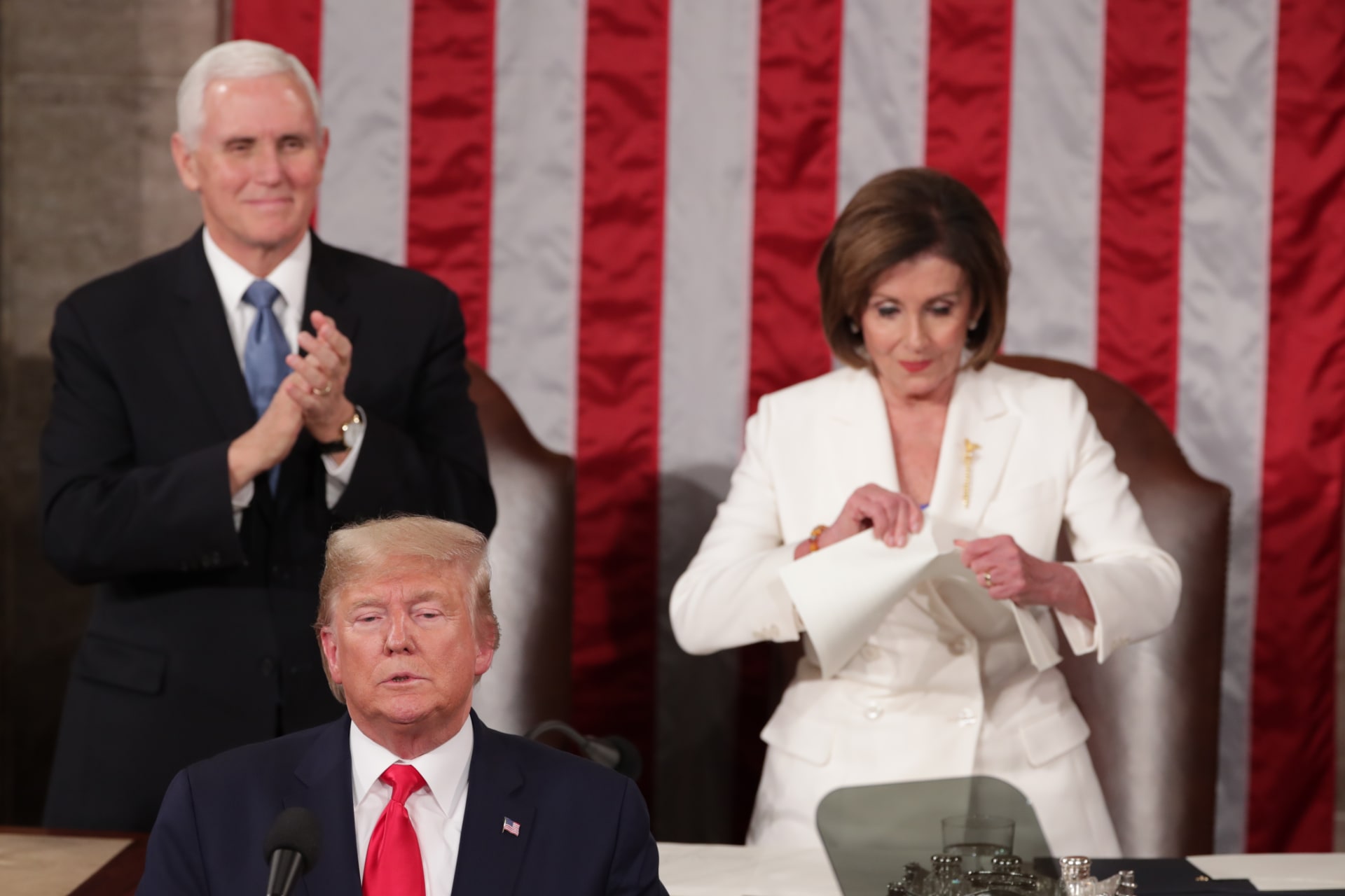 <p>Speaker of the House Nancy Pelosi (D-CA) rips up U.S. President Donald Trump’s speech alongside Vice President Mike Pence following the State of the Union address.</p>
