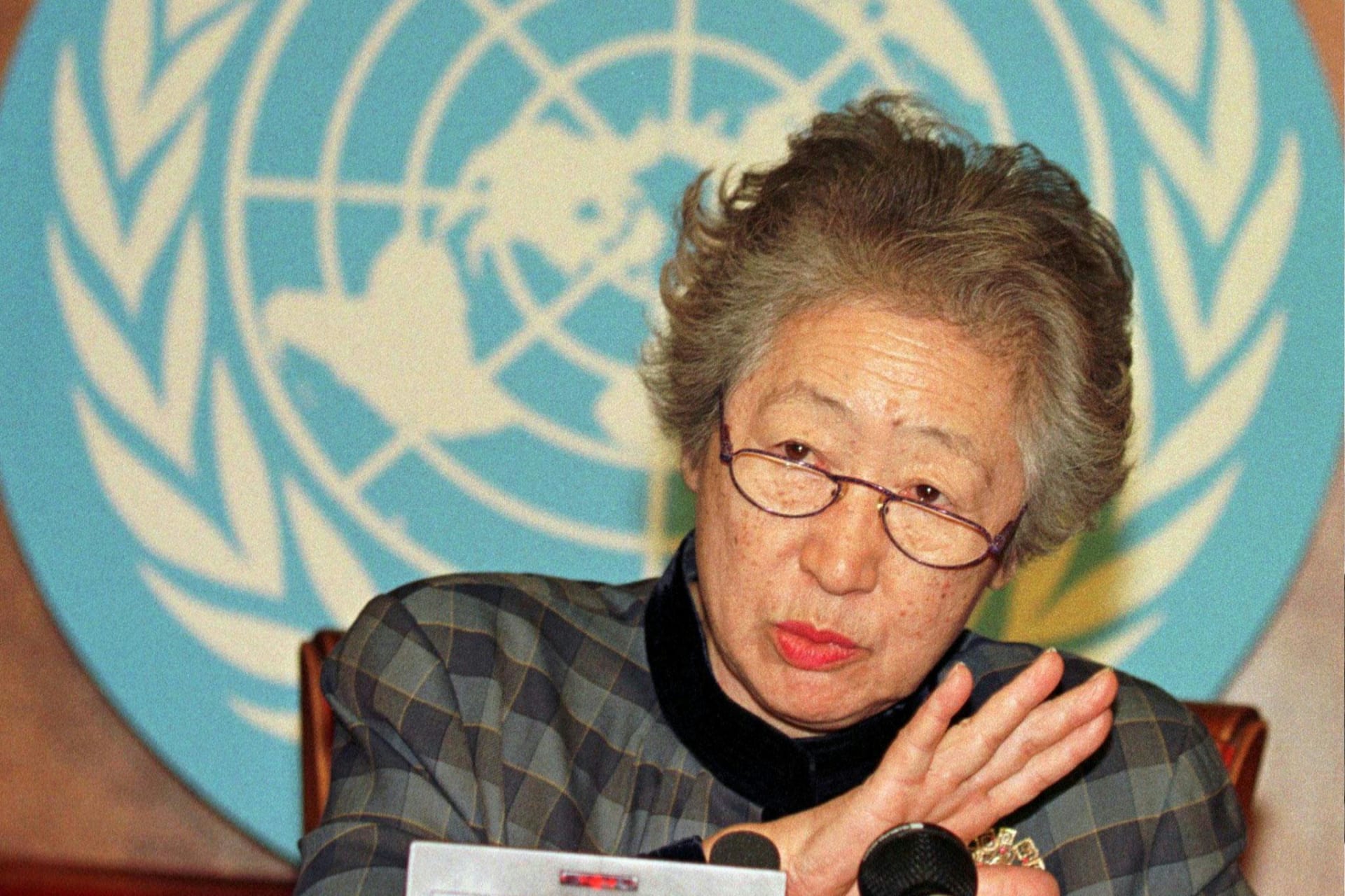 <p>Sadako Ogata at a news conference in Geneva in 1999. REUTERS.</p>
