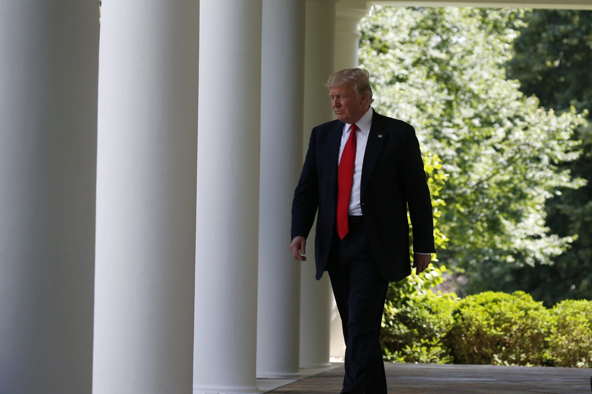 <p>U.S. President Donald J. Trump arrives to announce his decision that the United States will withdraw from the Paris Climate Agreement, in the Rose Garden of the White House in Washington, DC, on June 1, 2017.</p>
