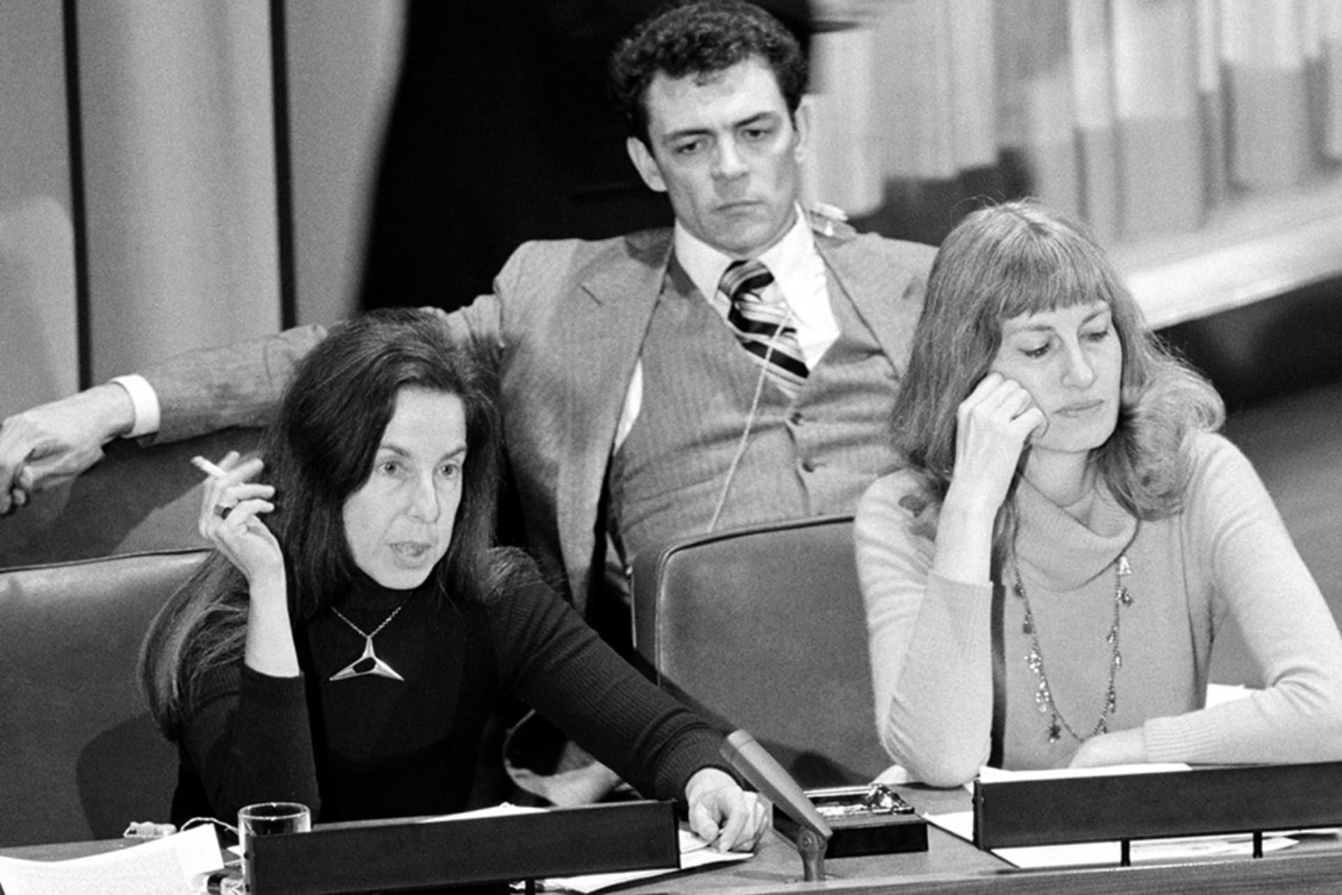 <p>Jennifer Davis of the American Committee on Africa (left), speaks at a meeting of the UN Special Political Committee in New York, on November 13, 1980.</p>

