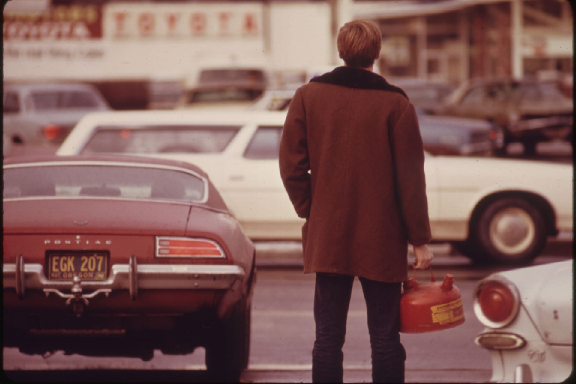 <p>Some Motorists Ran Out of Gas Such as This Man in Portland and Had to Stand in Line with a Gas Can During the Fuel Crisis in the Pacific Northwest. </p>
