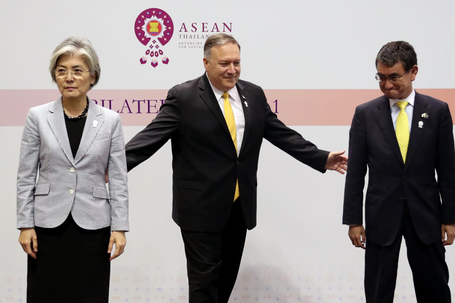 <p>U.S. Secretary of State Mike Pompeo poses with Japanese counterpart Taro Kono and South Korean counterpart Kang Kyung-wha after a meeting on the sidelines of the ASEAN and dialogue partners foreign ministers’ meeting in Bangkok, Thailand August 2, 2019.</p>
