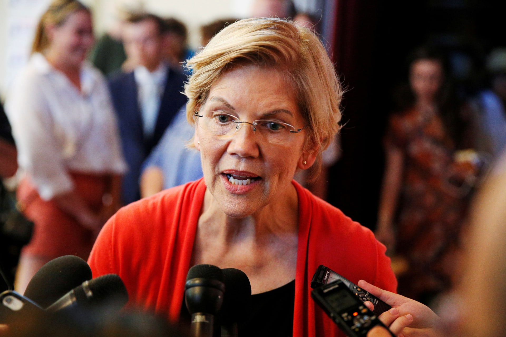 <p>Elizabeth Warren speaks to the media in Peterborough, New Hampshire. Elizabeth Frantz/REUTERS</p>
