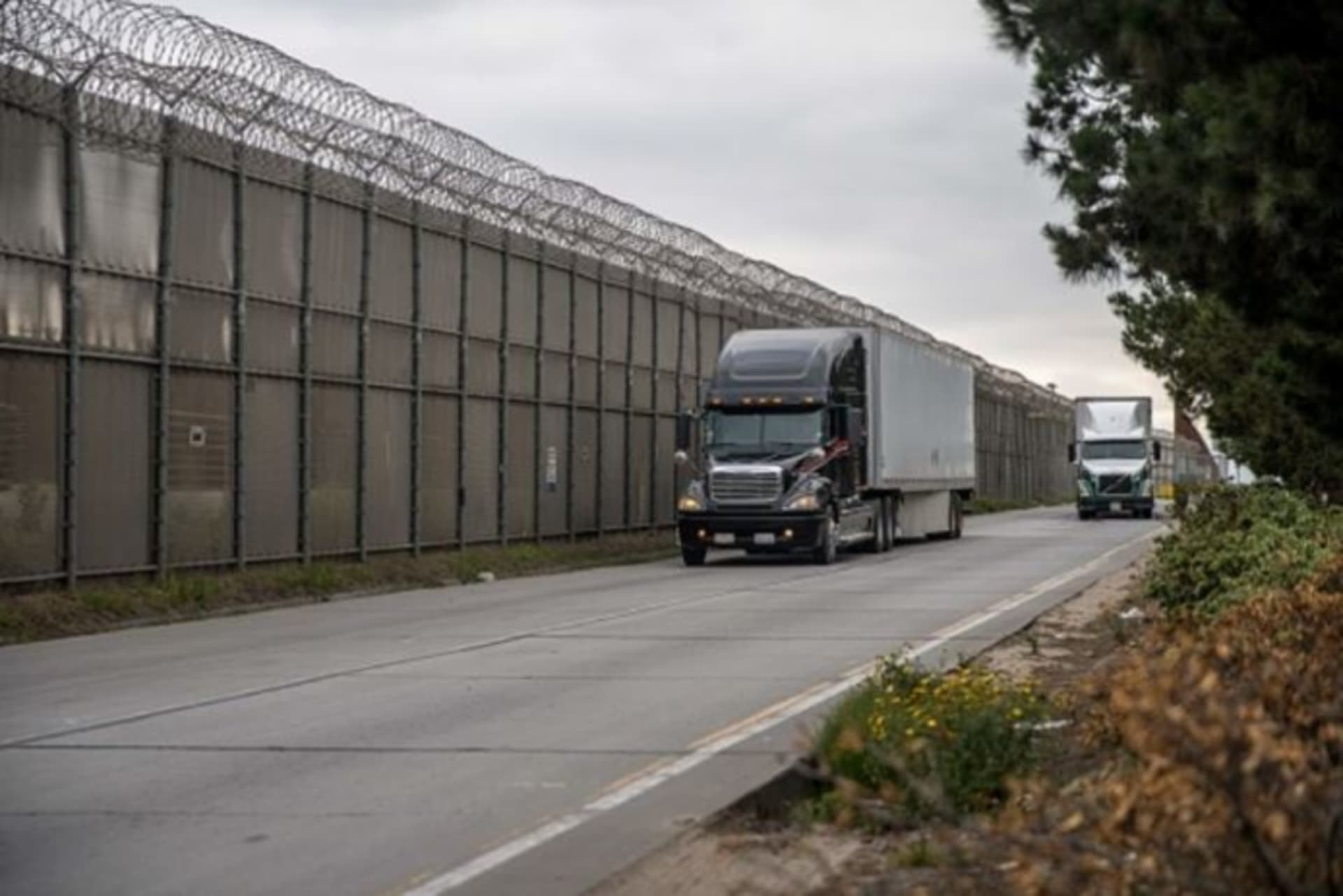 <p>Slowing the trucks won’t stop the migrants.</p>
