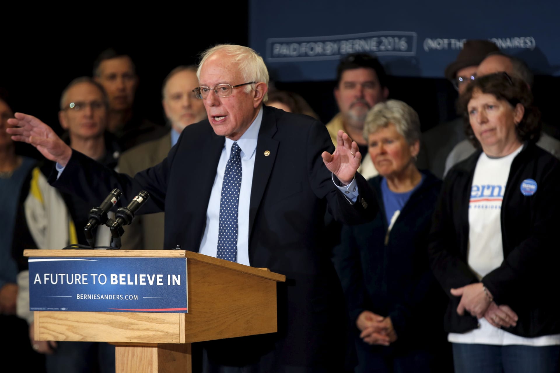 <p>U.S. Democratic presidential candidate Bernie Sanders speaks at a news conference where he spoke about his opposition to the Trans-Pacific Partnership in Concord, New Hampshire, February 3, 2016.</p>

