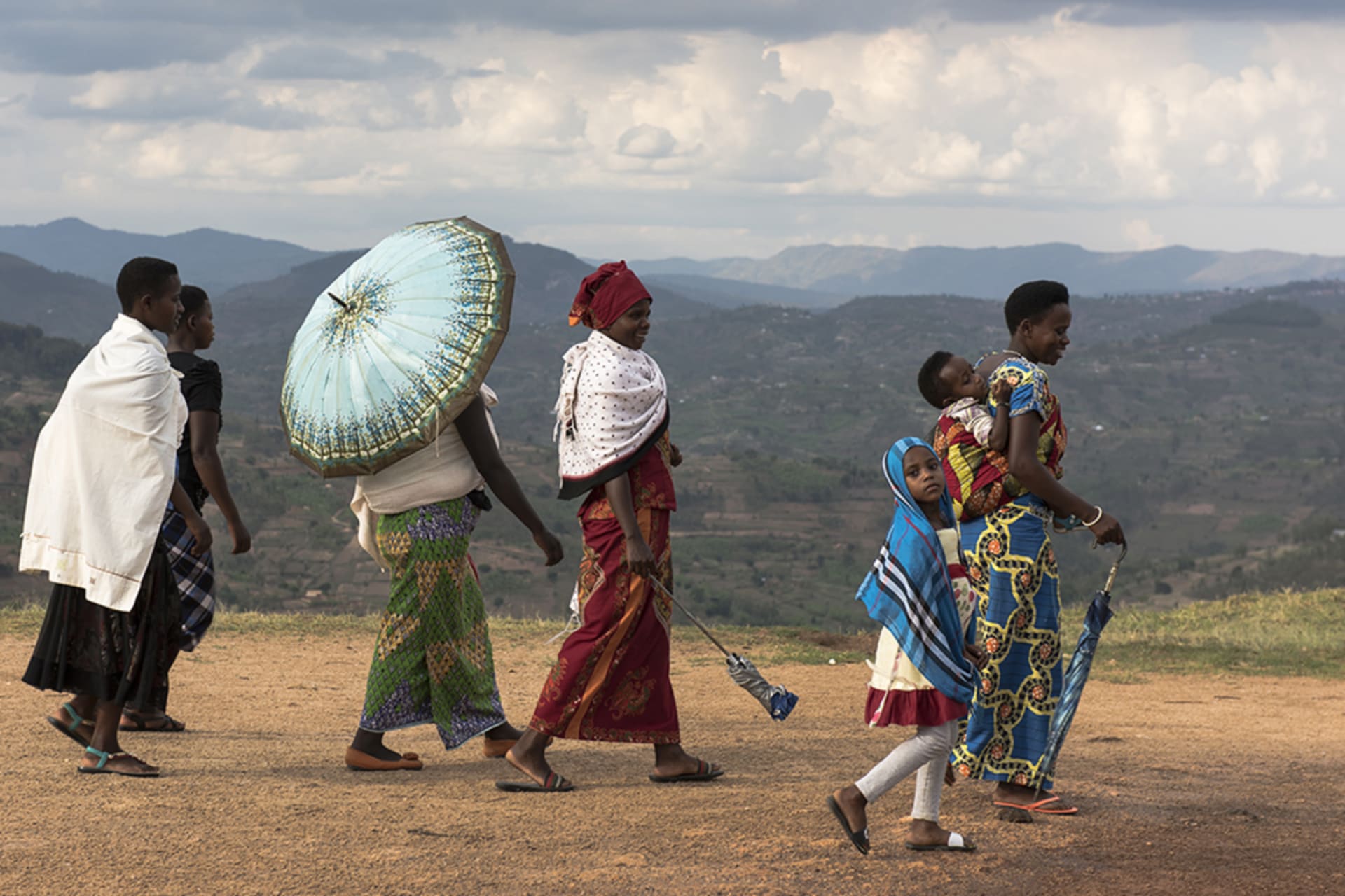 <p>Women in the Rwandan countryside.</p>
