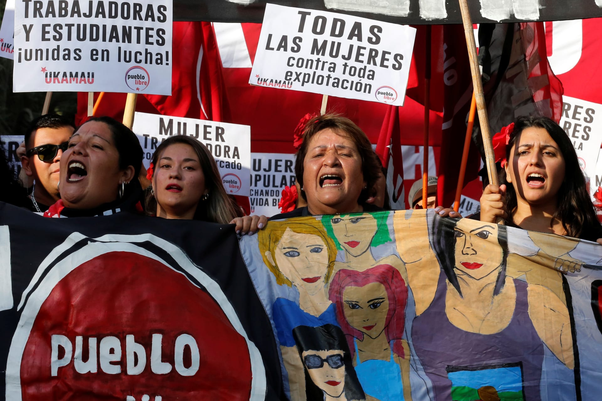 <p>Women take part in a rally to mark International Women’s Day in Santiago, Chile March 8, 2019.</p>
