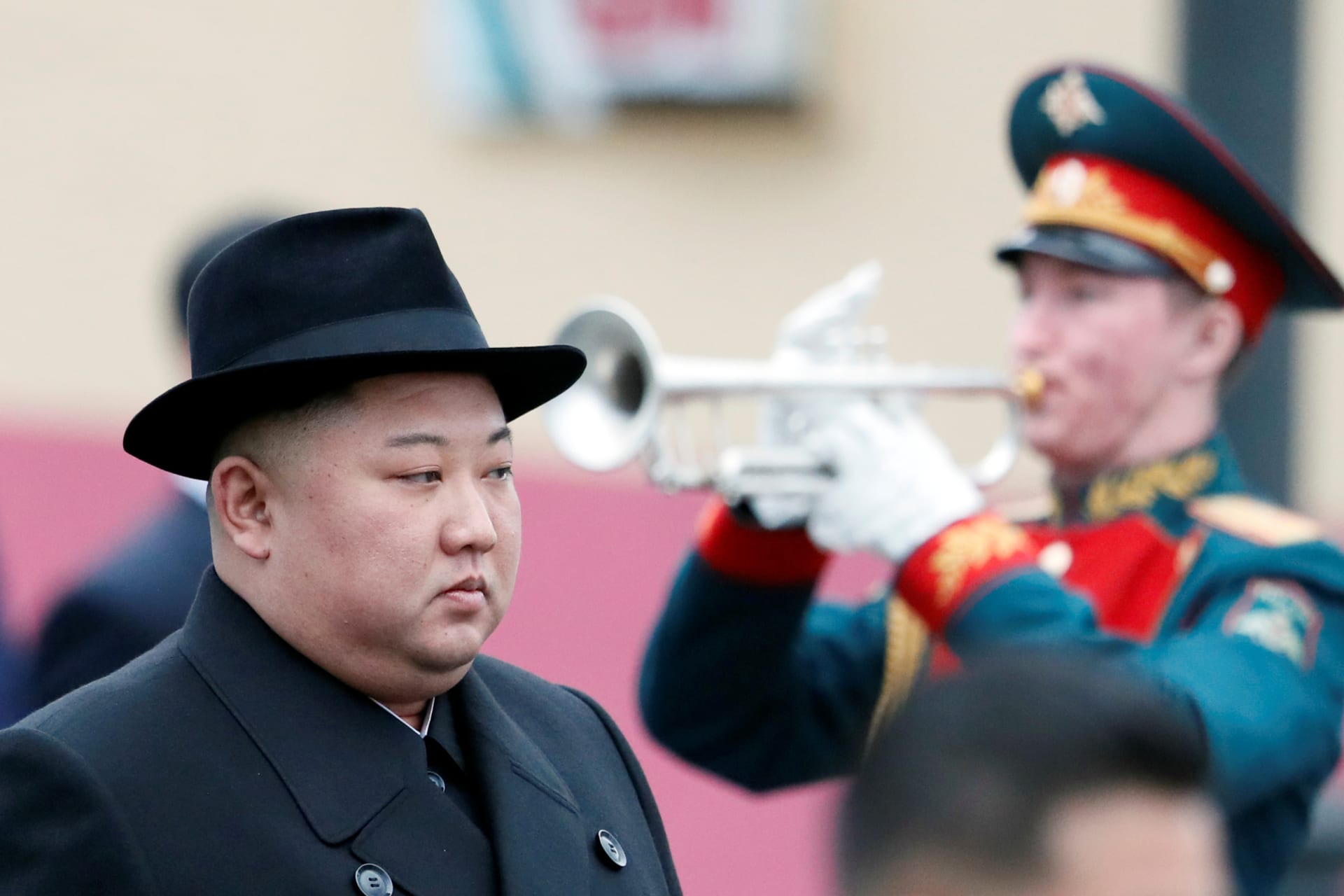 <p>North Korean leader Kim Jong-un attends a welcome ceremony as he arrives in the Russian far-eastern city of Vladivostok on April 24, 2019.</p>
