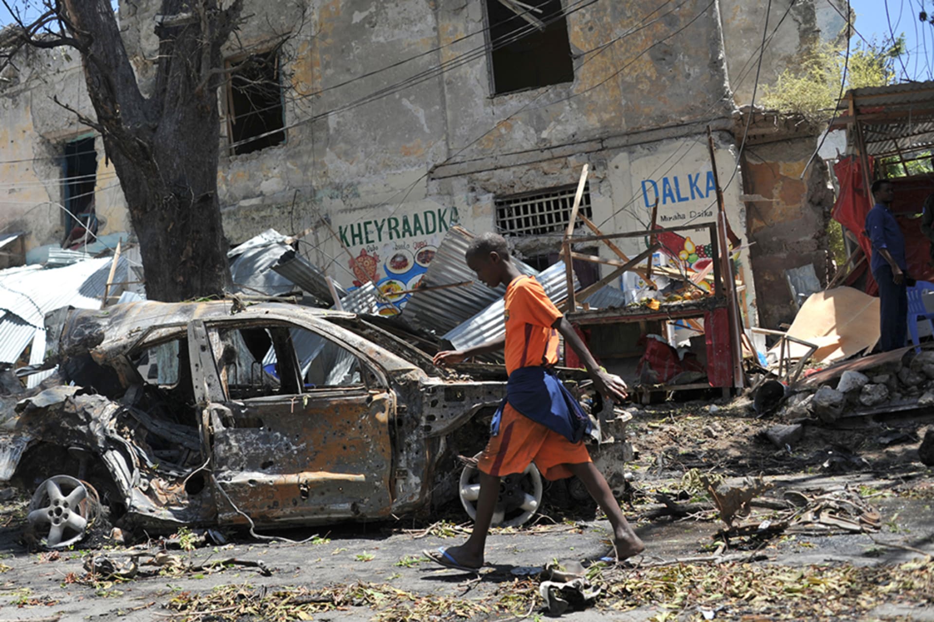 <p>Al-Shabab claimed responsibility for a car bomb attack near the presidential palace in Mogadishu.</p>
