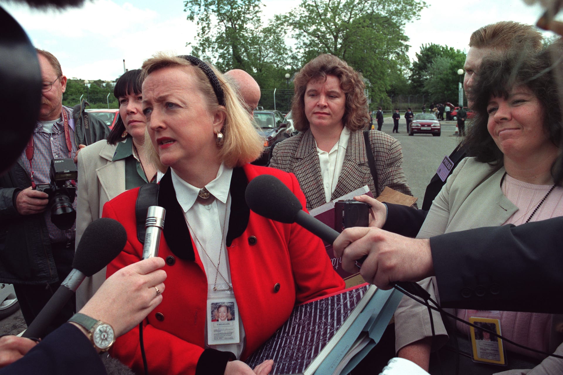 <p>Monica McWilliams and members of the Northern Ireland Women’s Coalition speak to the press outside the Stormont Assembly building during the Good Friday Negotiations.</p>
