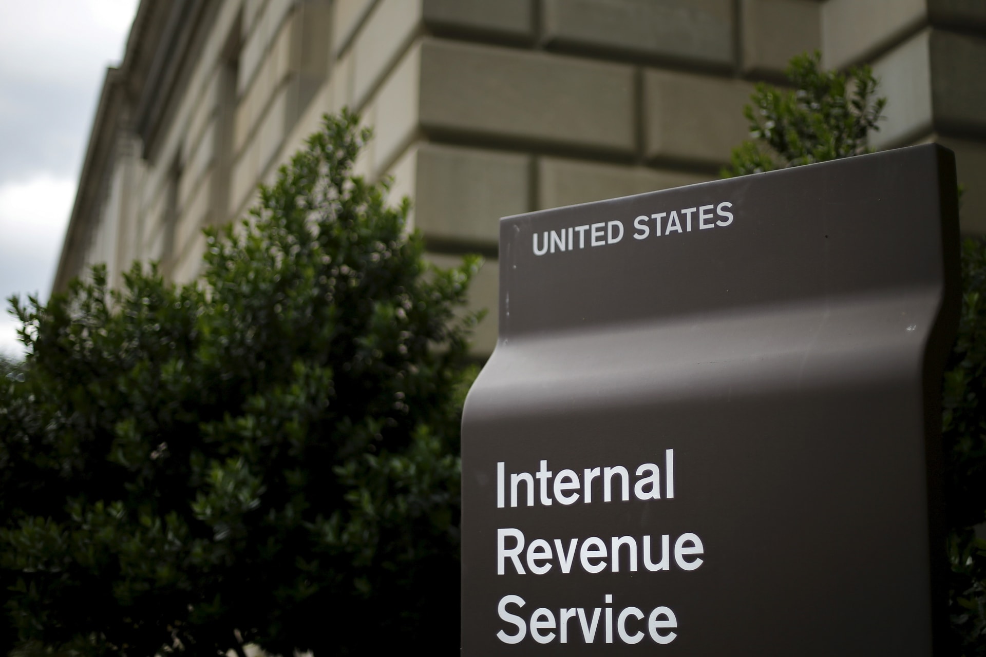 <p>Outside the U.S. Internal Revenue Service (IRS) building in Washington, DC.</p>