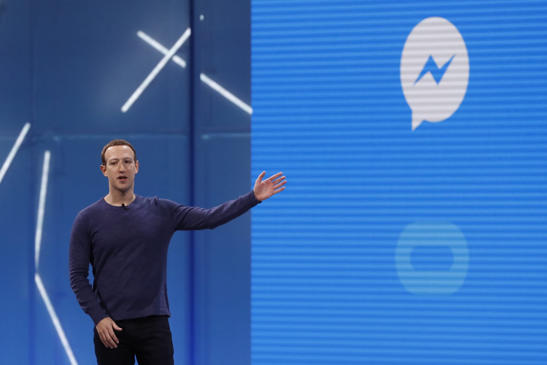 <p>Facebook CEO Mark Zuckerberg speaks about Messenger at Facebook conference in May 2018.</p>
