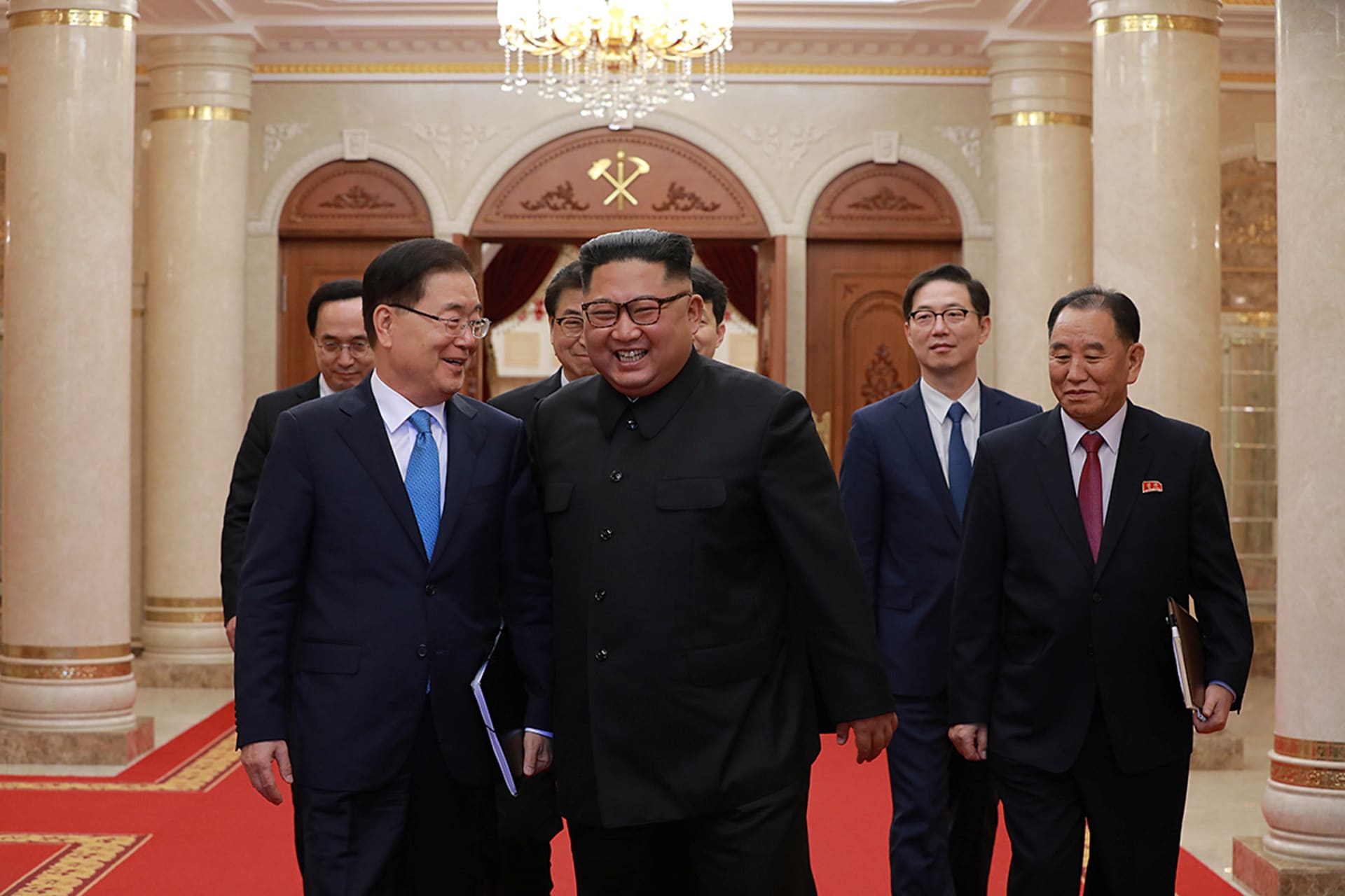 <p>Chief of the national security office at Seoul’s presidential Blue House Chung Eui-yong meets with North Korean leader Kim Jong-un in Pyongyang, North Korea September 5, 2018.</p>
