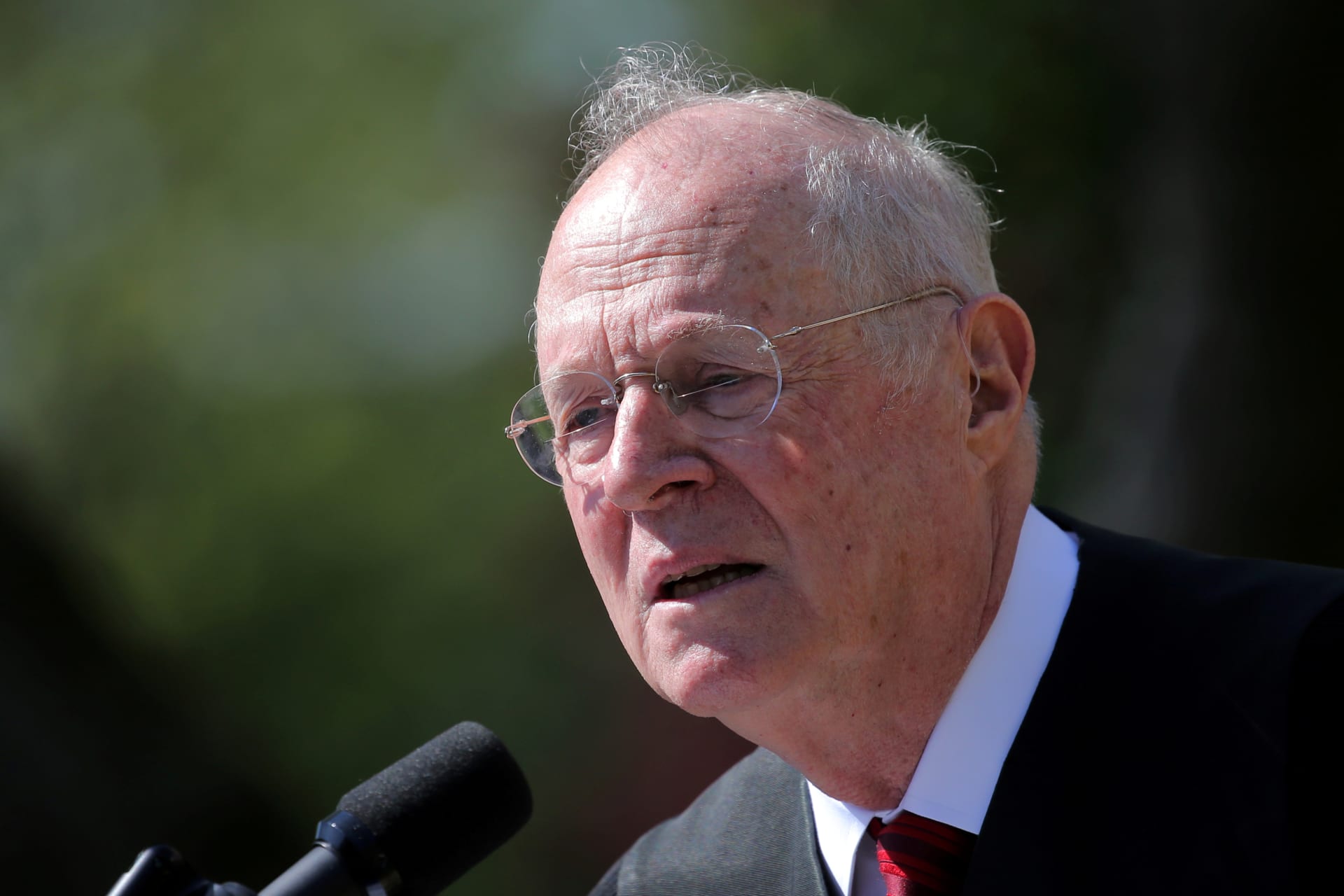 <p>Supreme Court Associate Justice Anthony Kennedy speaks during a swearing in ceremony for Judge Neil Gorsuch as an associate justice of the Supreme Court in the Rose Garden of the White House in Washington, DC, U.S. on April 10, 2017.</p>
