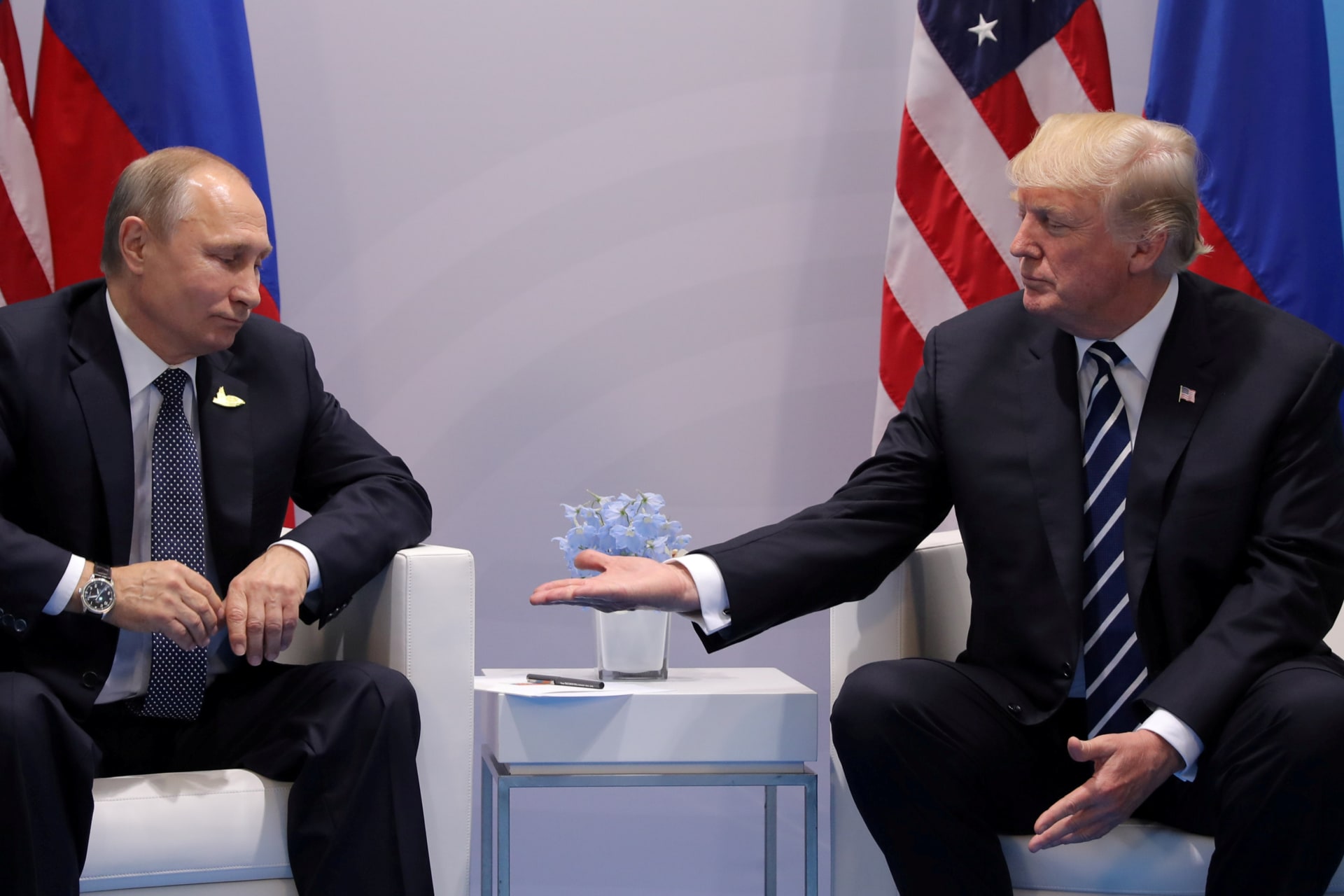 <p>U.S. President Donald Trump meets with Russian President Vladimir Putin during their bilateral meeting at the G20 summit in Hamburg, Germany, July 7, 2017.</p>
