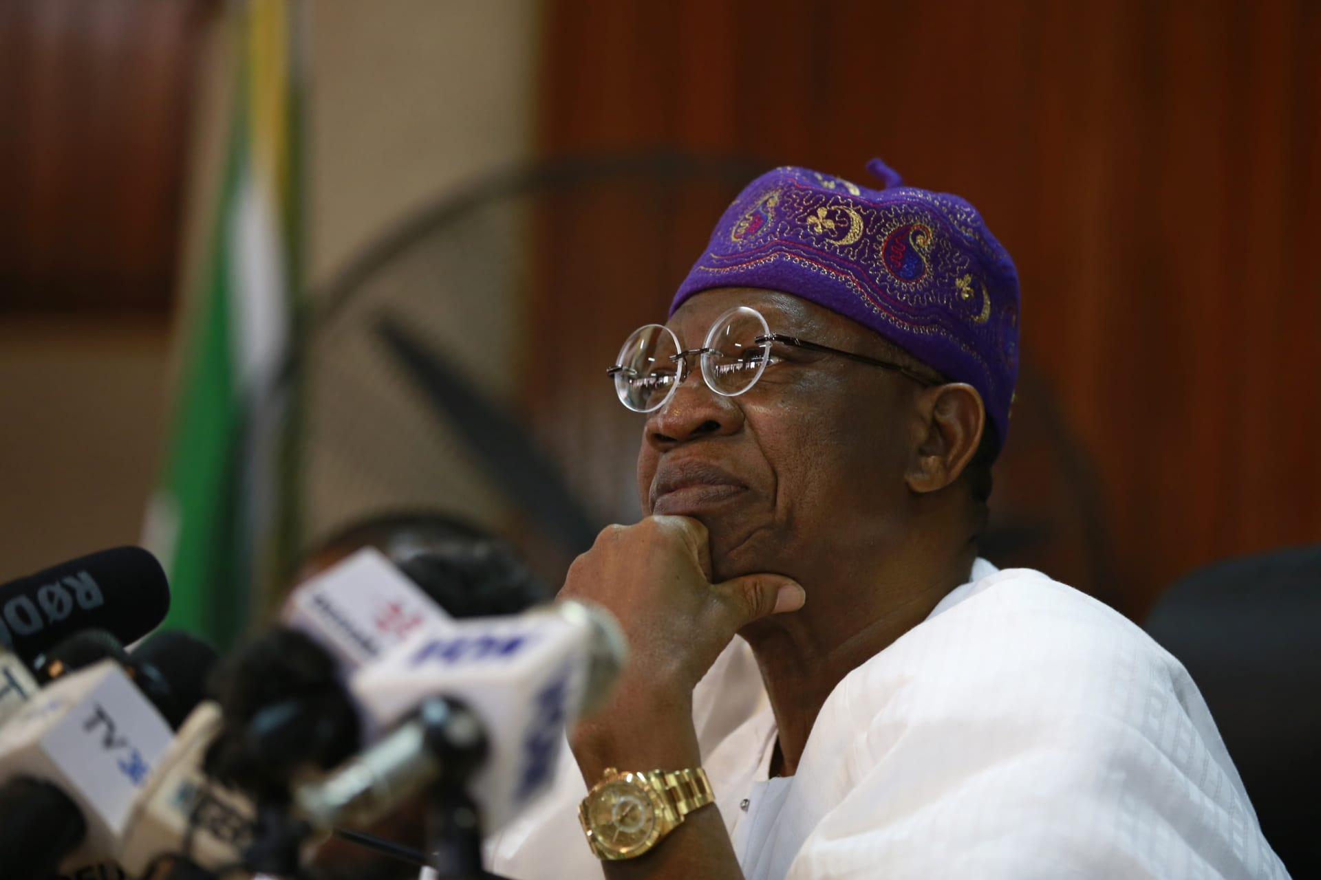<p>Minister of Information Lai Mohammed briefs the media on the town of Bama liberated from Boko Haram, during a news conference in Abuja, Nigeria December 8, 2015. </p>
