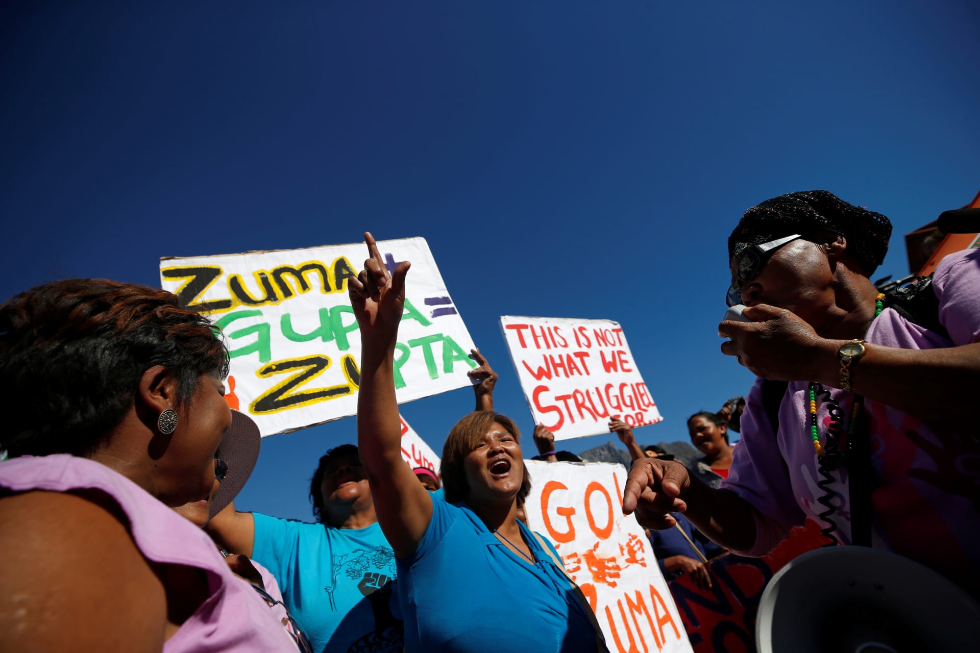 <p>Anti-Zuma protesters, civil society groups and faith communities march against President Zuma, in Cape Town, South Africa, August 7, 2017.</p>
