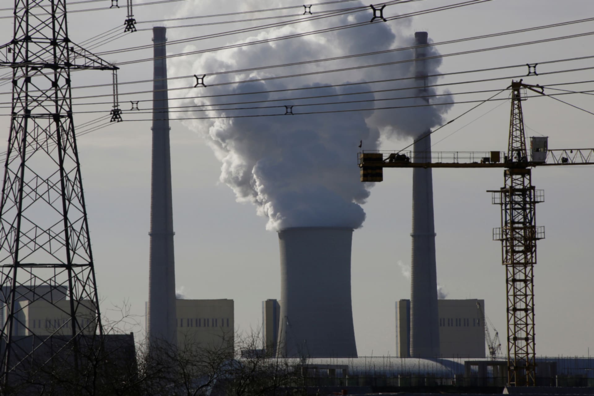<p>A coal-fired power plant is pictured near a construction site in Beijing, China, December 9, 2016. REUTERS/Jason Lee</p>
