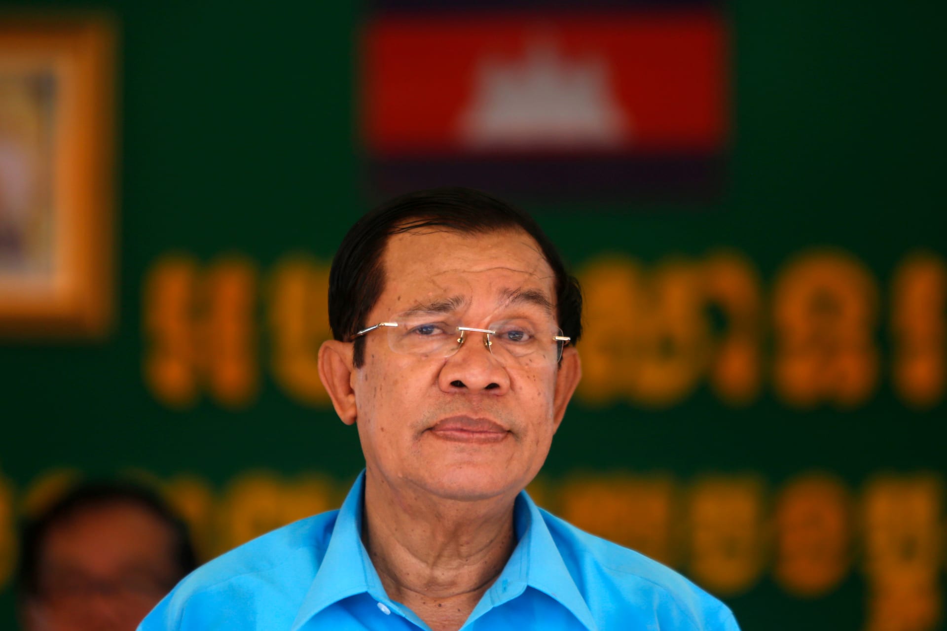 <p>Cambodia’s Prime Minister Hun Sen attends a meeting with garment workers, on the outskirts of Phnom Penh, Cambodia, on November 8, 2017. </p>
