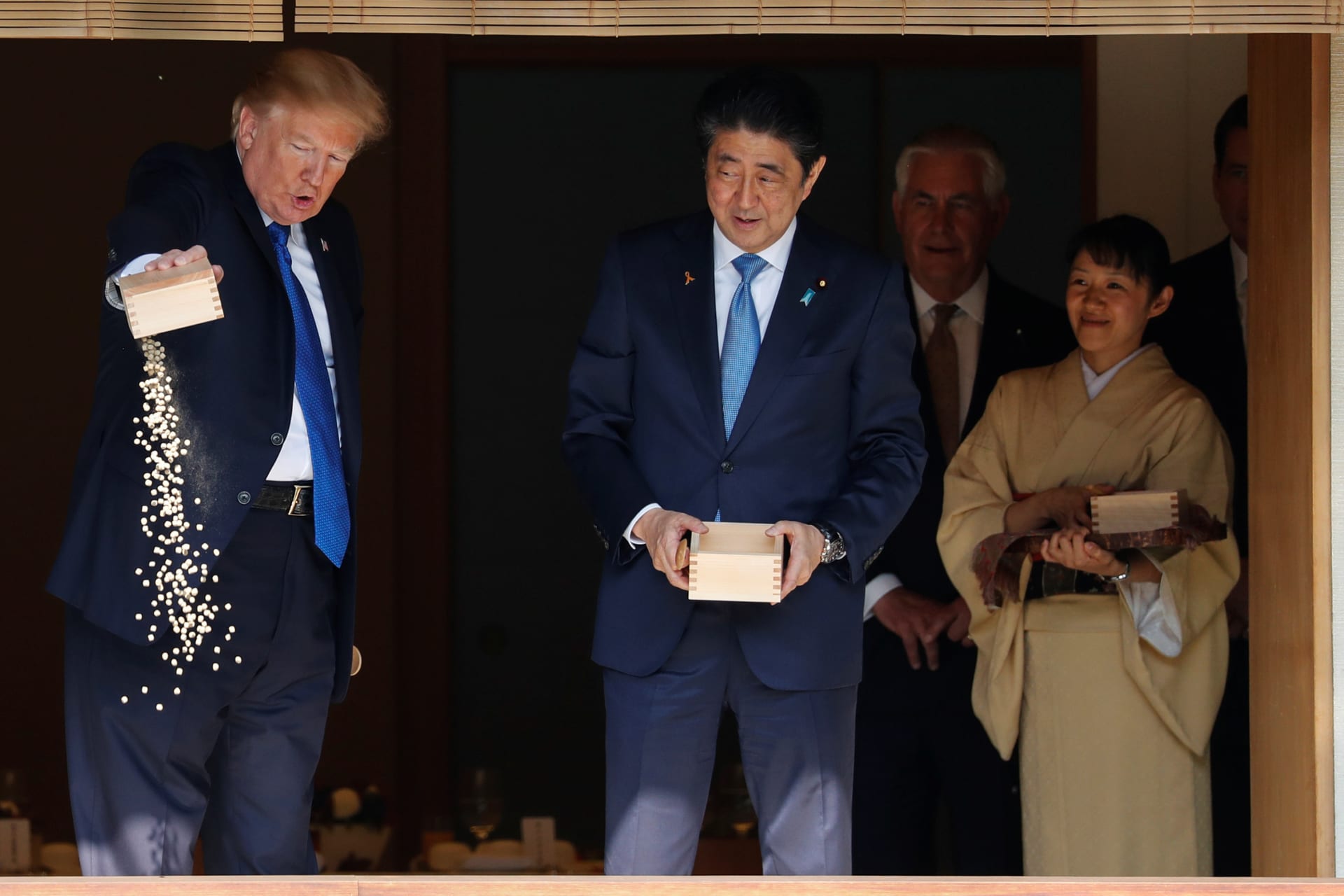<p>U.S. President Donald Trump and Japan’s Prime Minister Shinzo Abe feed koi fish at Akasaka Palace in Tokyo, Japan, on November 6, 2017. </p>
