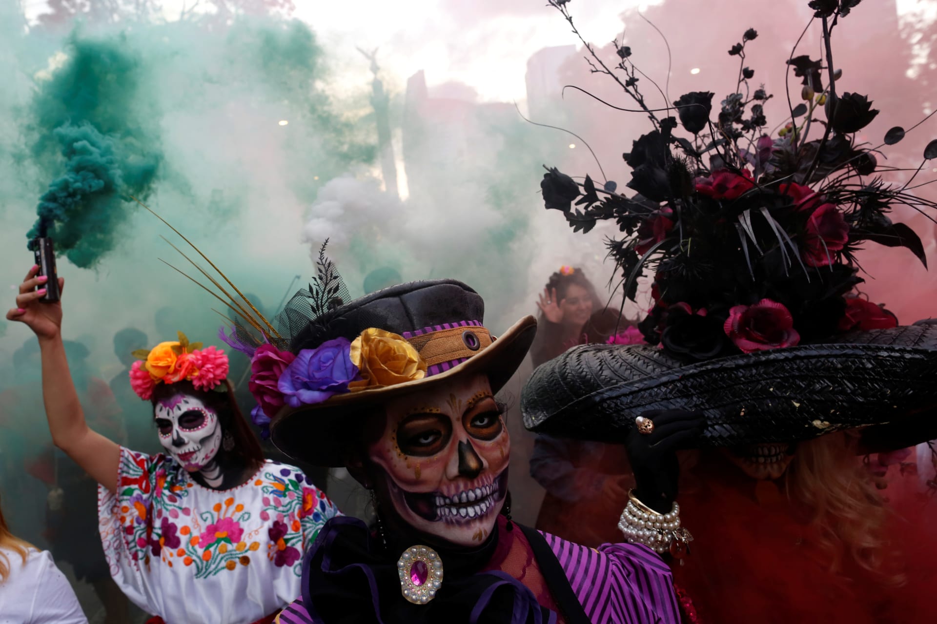 <p>Women dressed up as Catrina, a Mexican character also known as “The Elegant Death”, take part in a parade in Mexico City, Mexico October 22, 2017. Hundreds in the city used the celebrations to call attention to gender-based violence. </p>
