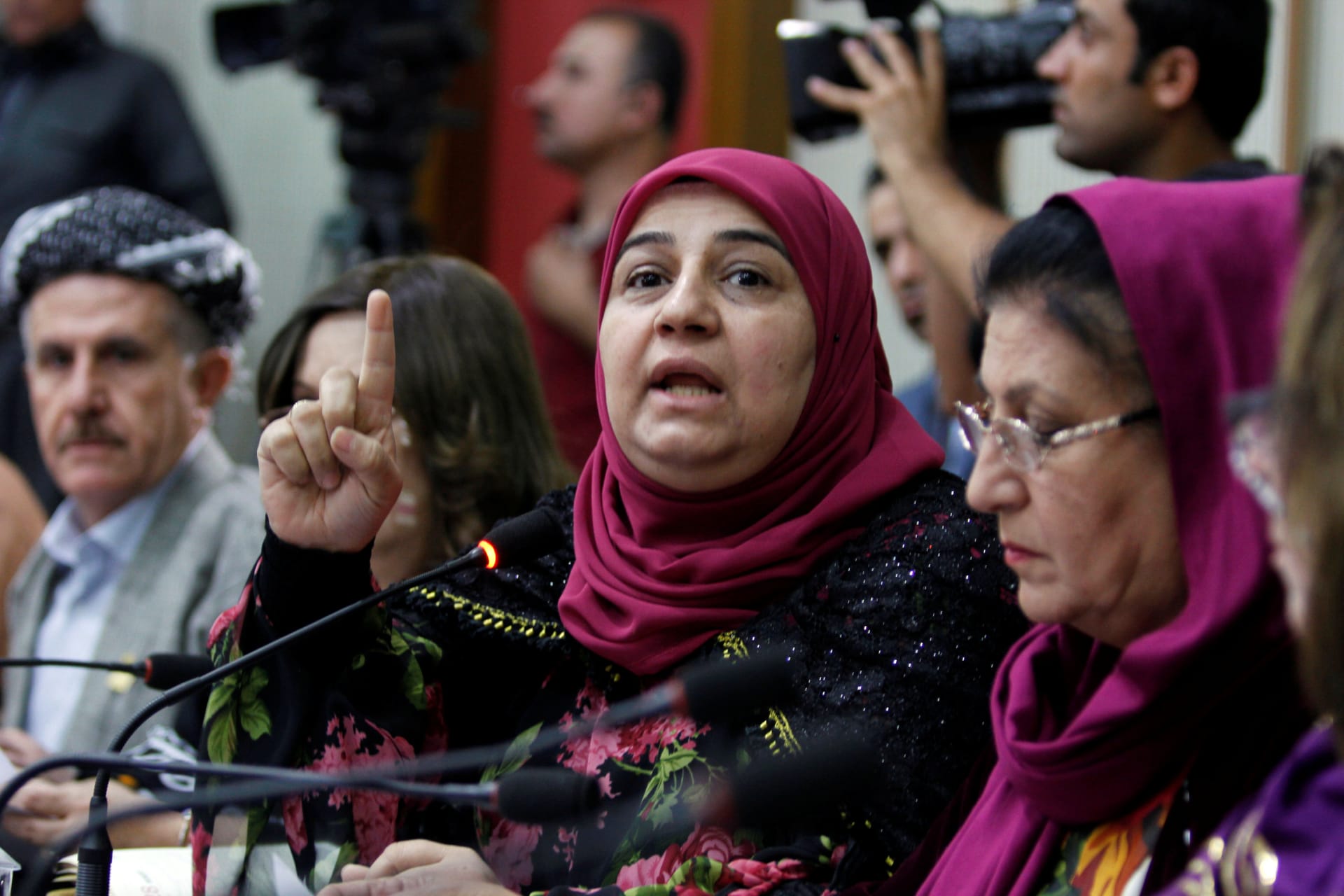 <p>Members of the Kirkuk Provincial Council vote on the referendum in Kirkuk, Iraq August 29, 2017 (REUTERS/Ako Rasheed)</p>
