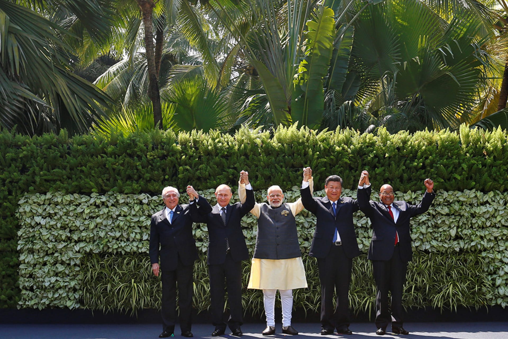 <p>Leaders of the BRICS pose for a group photo during an October 2016 summit in India.</p>
