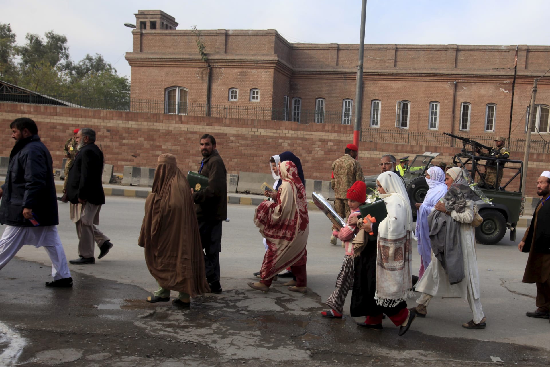 <p>Parents of Army Public School attack victims arrive at a ceremony on the anniversary of the Taliban attack on the school in Peshawar, Pakistan December 16, 2015. </p>