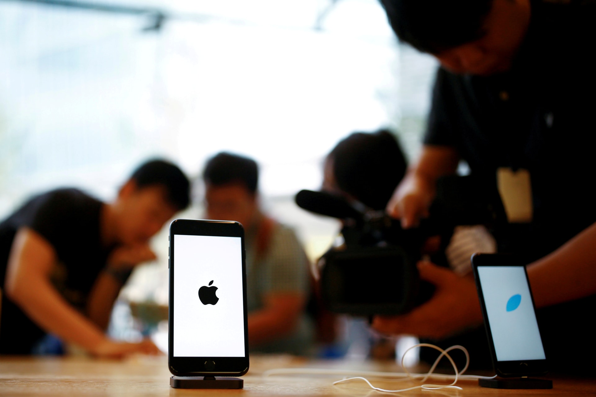 <p>An Apple store in Beijing. </p>
