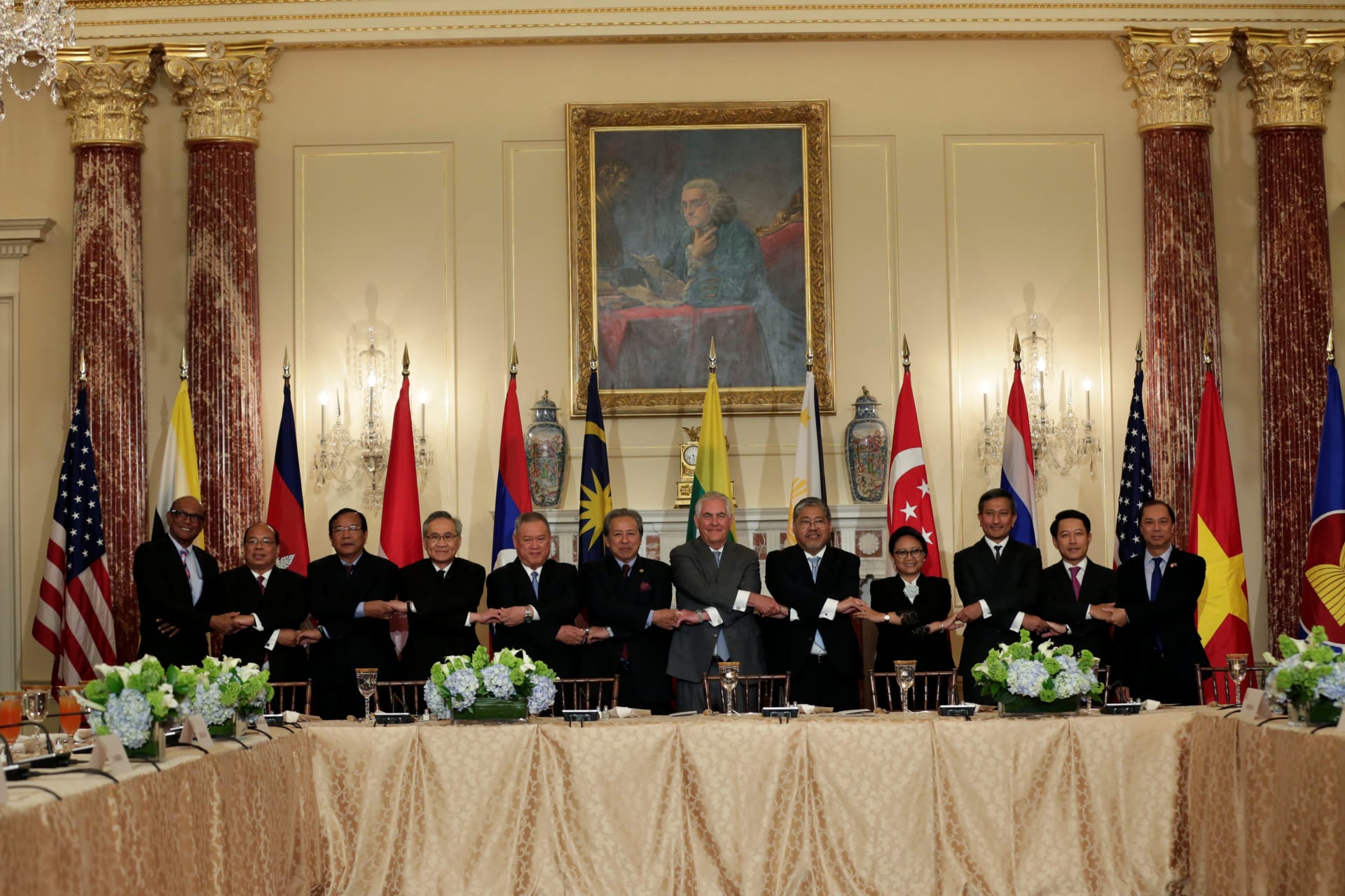 <p>U.S. Secretary of State Rex Tillerson (C) poses with ASEAN foreign ministers before a working lunch at the State Department in Washington, D.C., on May 4, 2017.</p>
