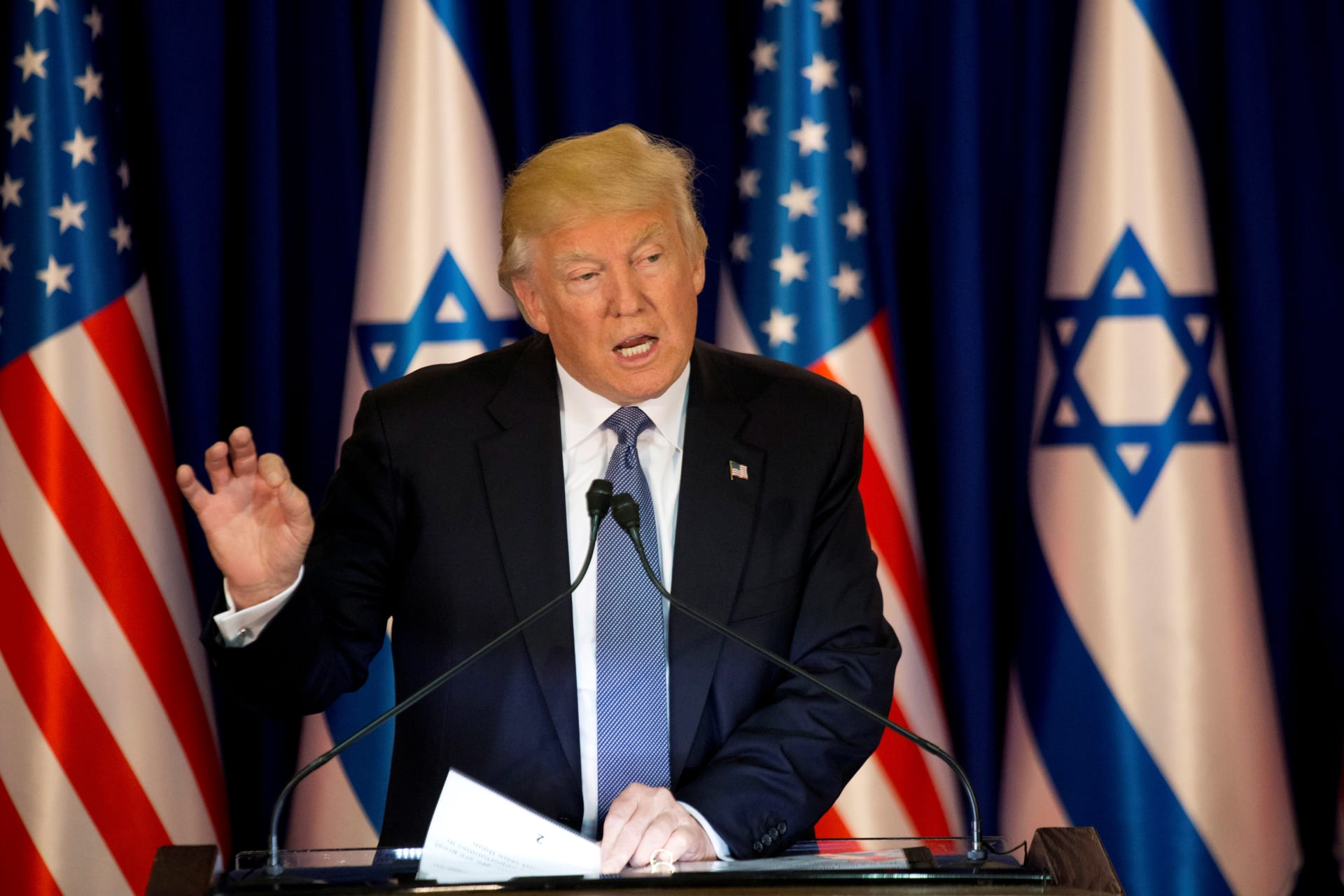 <p>U.S. President Donald Trump delivers remarks before a dinner at Israeli Prime Minister Benjamin Netanyahu’s residence in Jerusalem on May 22, 2017.</p>
