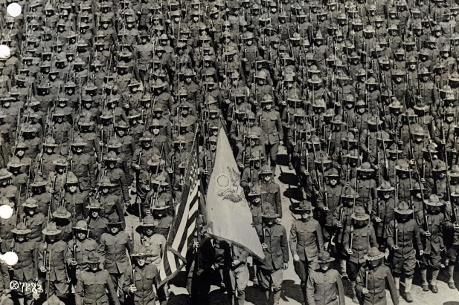 <p>U.S. soldiers of the 82nd Division stand in formation in 1917 (Reuters) </p>
