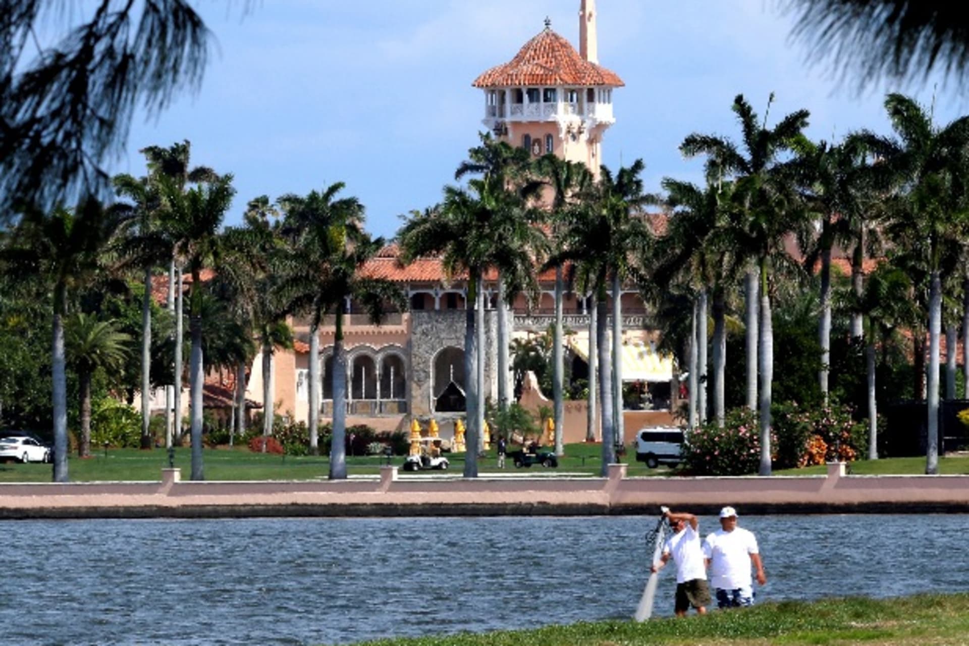 <p>FILE PHOTO: U.S. President Donald Trump’s Mar-a-Lago estate in Palm Beach is seen from West Palm Beach, Florida, U.S., as Trump prepared to return to Washington after a weekend at the estate, March 5, 2017. REUTERS/Joe Skipper/File Photo</p>
